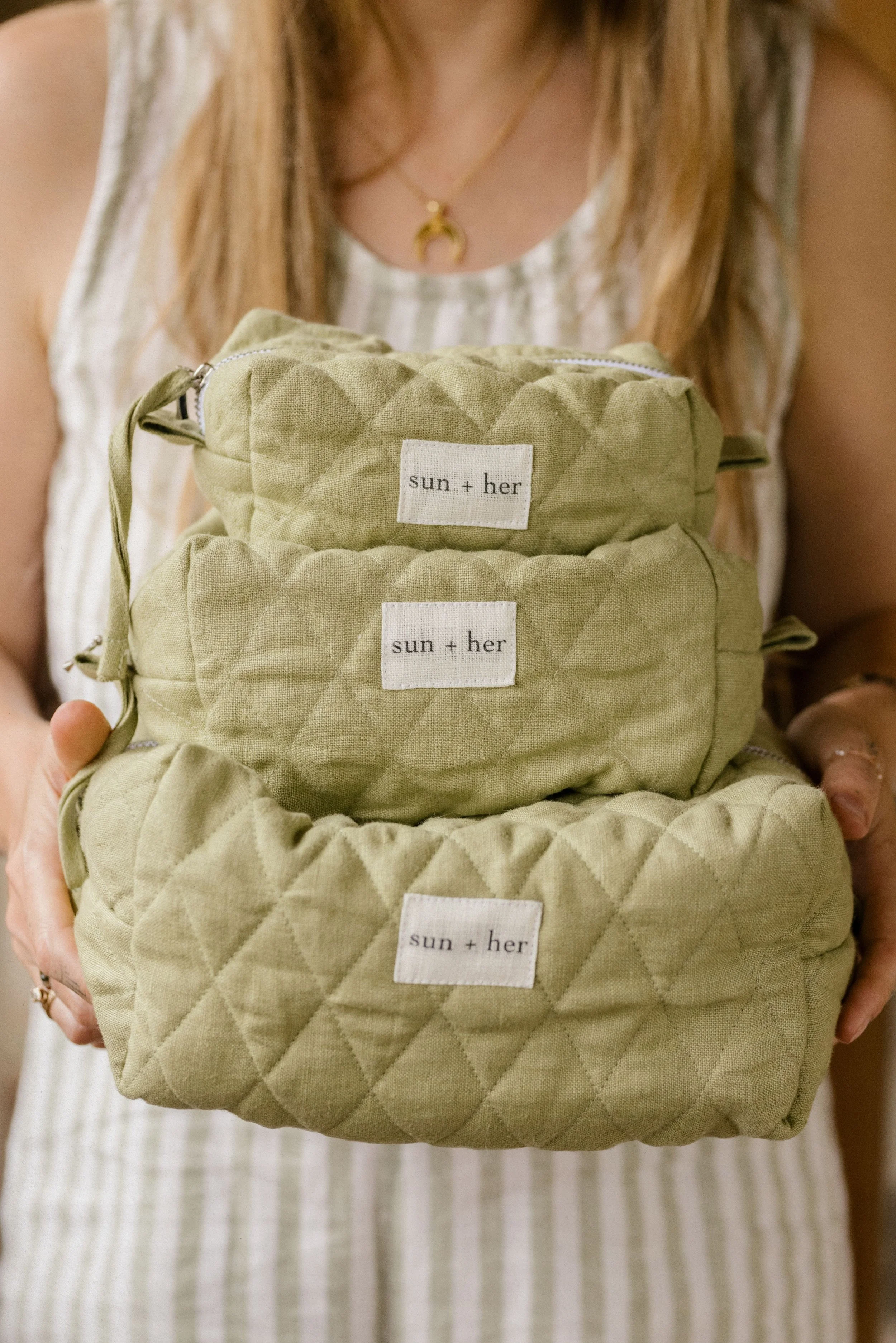 sun-and-her-beauty-bags-pistachio.JPG