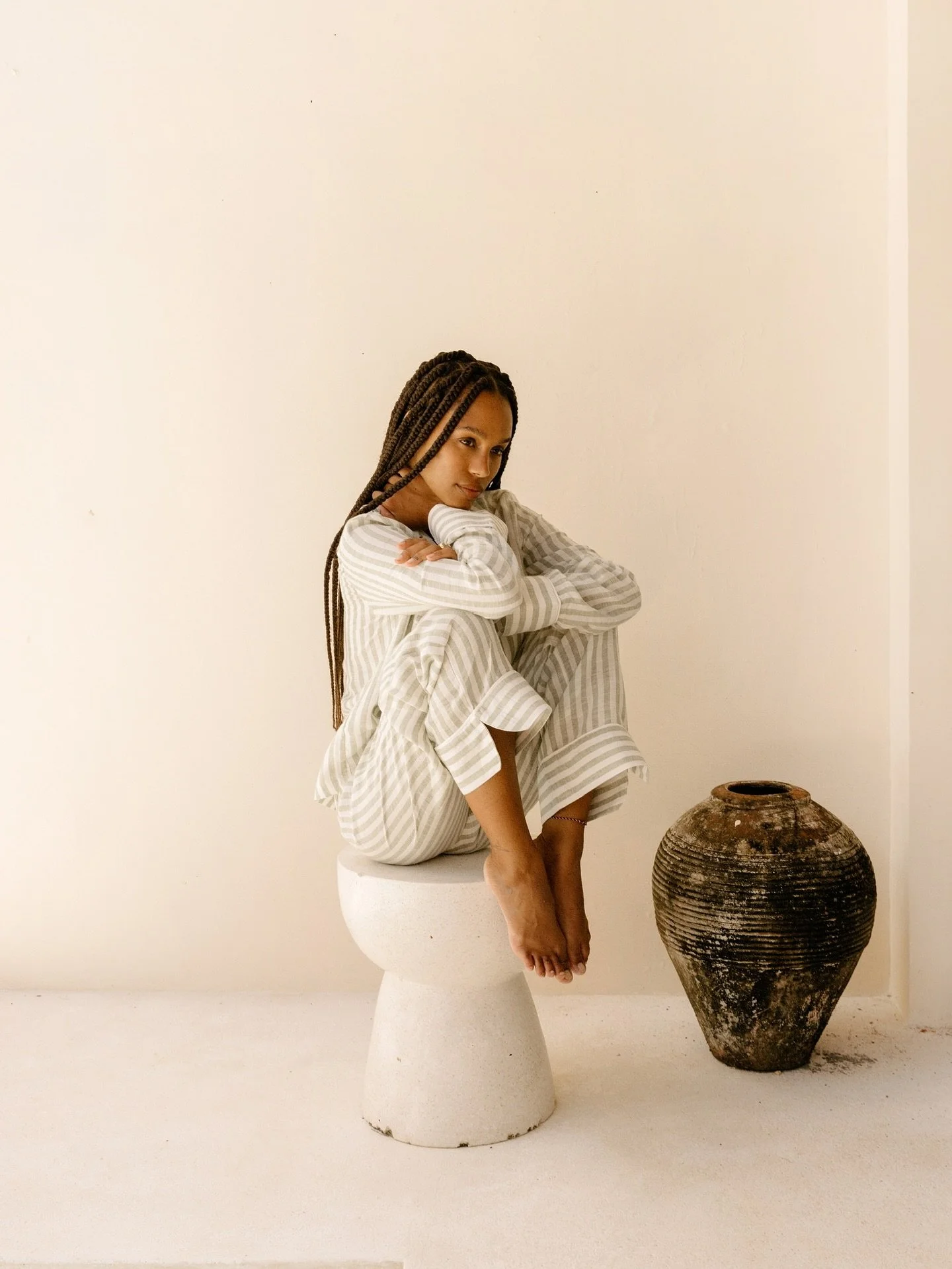 Our linen pyjama isn&rsquo;t just for sleeping ~ it&rsquo;s made for slow mornings, gentle afternoons, and quiet evenings. effortless comfort, woven with sun + her style 🤍
#sunandher #sunandherlinen #linenpyjamas #linenlove #handmadelinen #sustainab