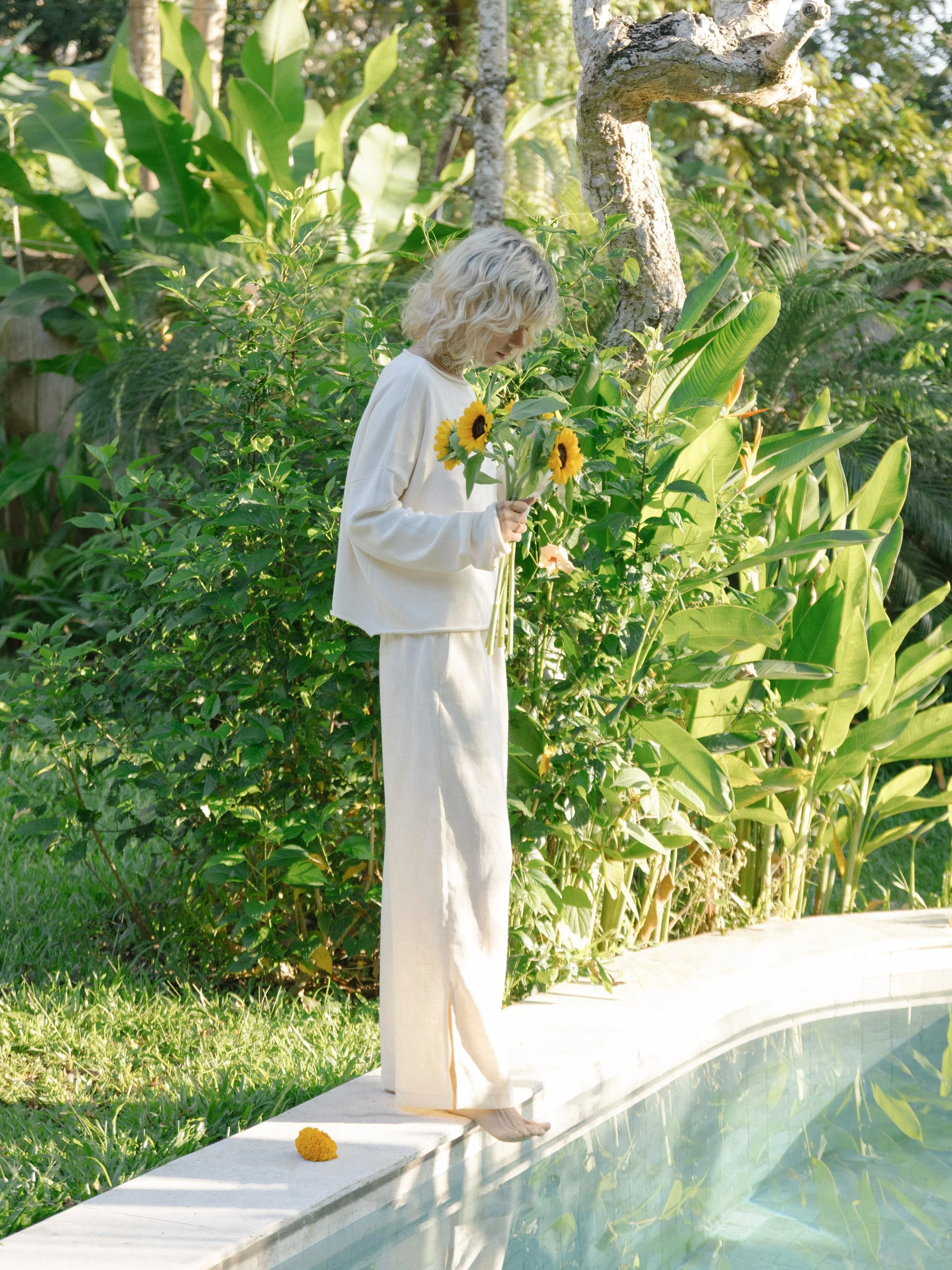 Our newest Knit Sweater in Vanilla Cloud styled with the Split Hem Pants in Linen 🍨☁️

Soft pieces made for slow mornings, warm evenings &amp; getting ready in between. Discover our newest collection online now ♡