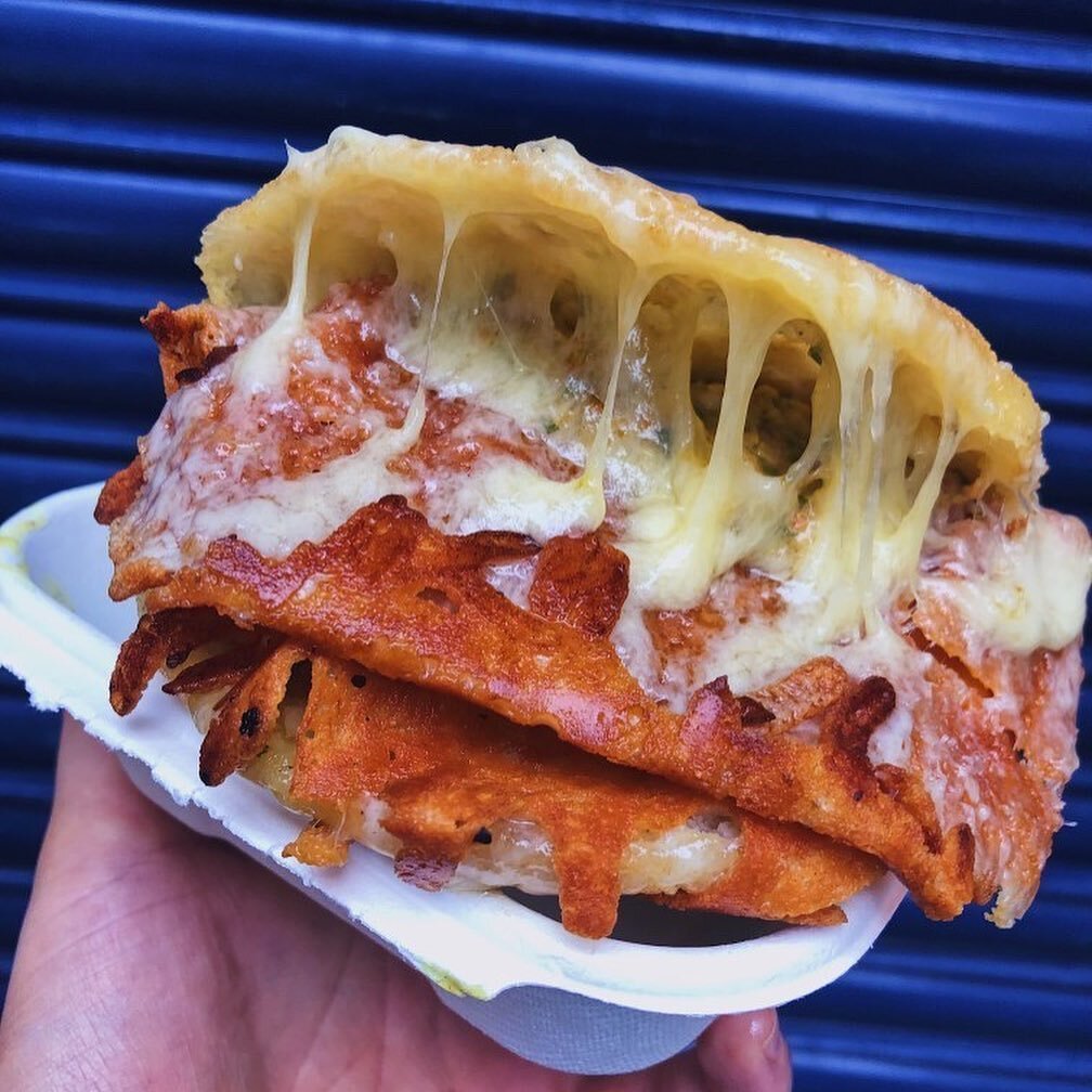 That&rsquo;s what is hiding under the wrapping foil 👉

Find us today 10-5 and tomorrow 11-4 on Deliveroo and click and collect from @maltbystmarket only takeaway 🥡 

📸 @big_mouth_eats