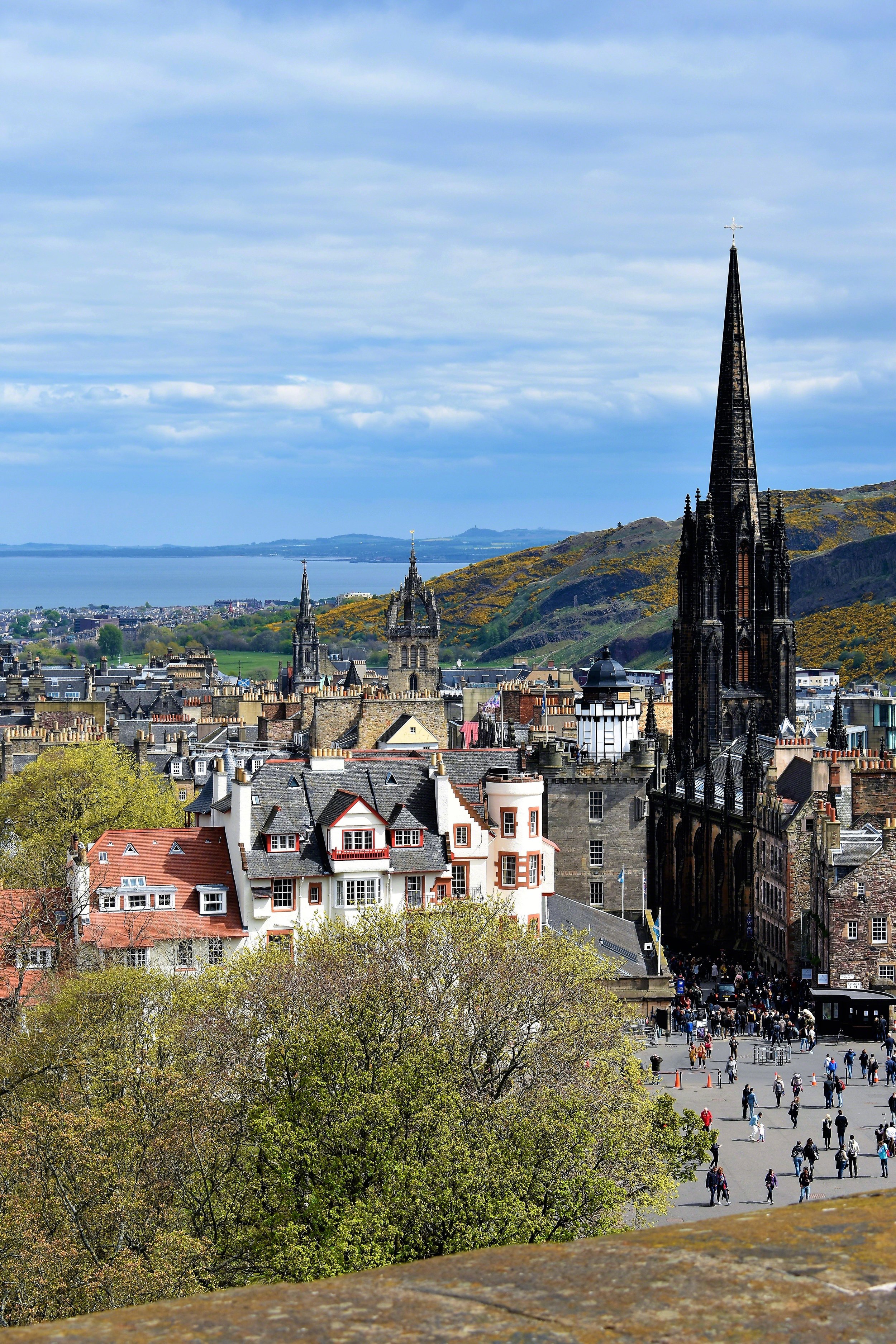 2017--UK_Scotland_Edinburgh_Royal_Mile_view2_WM_rs.jpg