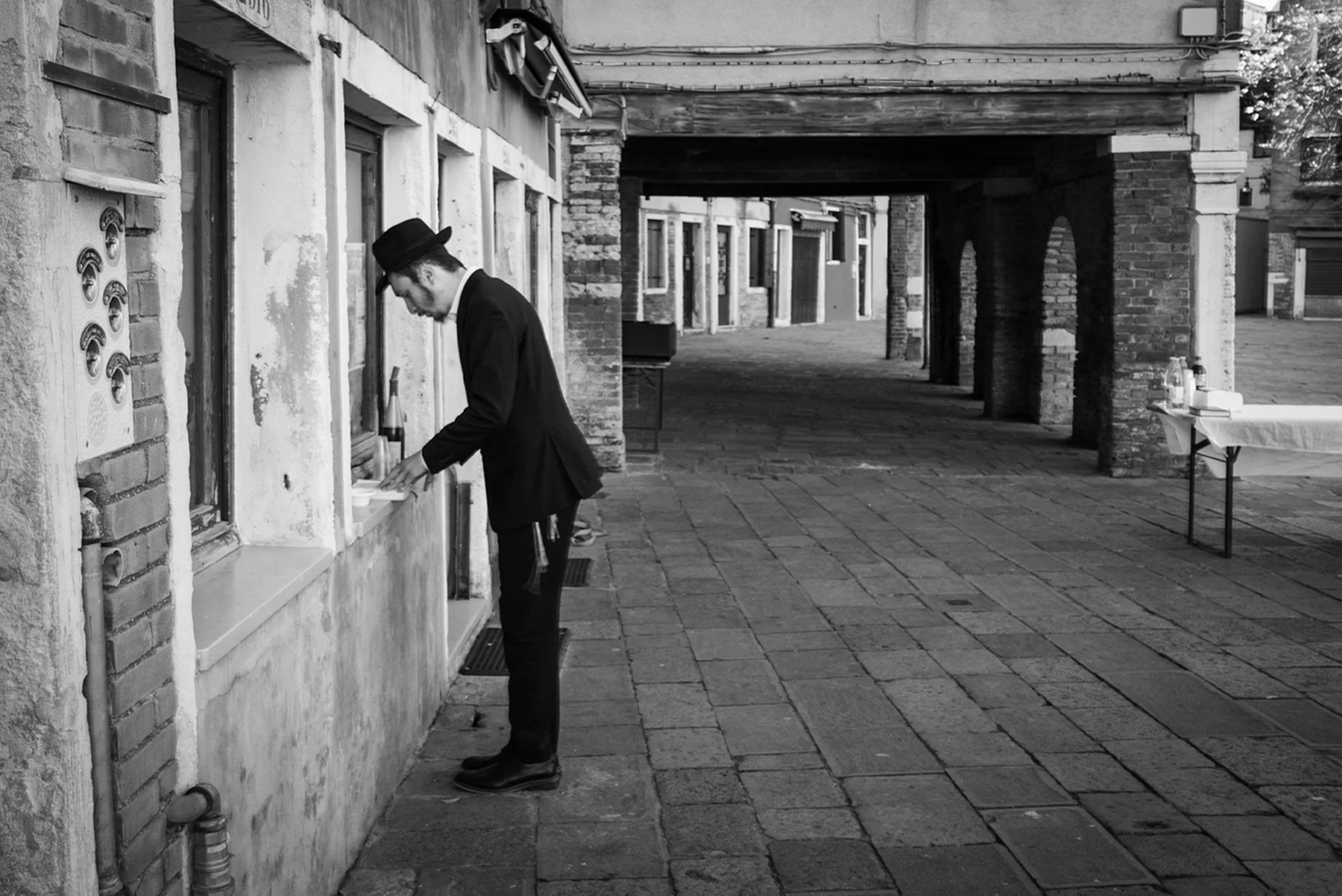 Monochrome_Street_Photography_Venice_1913.jpg