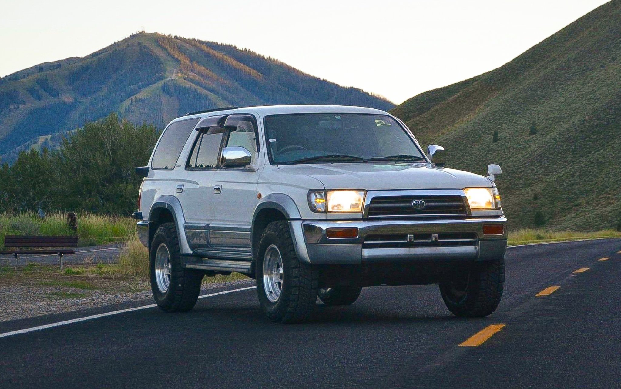 1998 Hilux Surf SSR-V