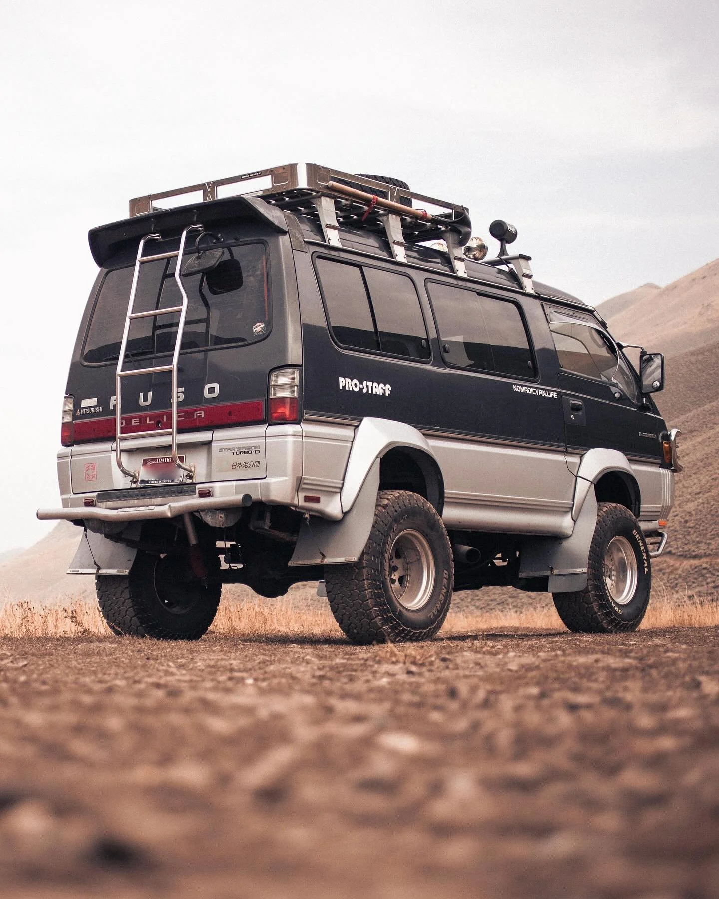 Some more shots of this BEAST of a Delica. Absolute dream van right here. What does your dream van look like?

#adventurerig #overland #4x4 #4x4van #vanlife #dreamvan #jdm #jdmlifestyle