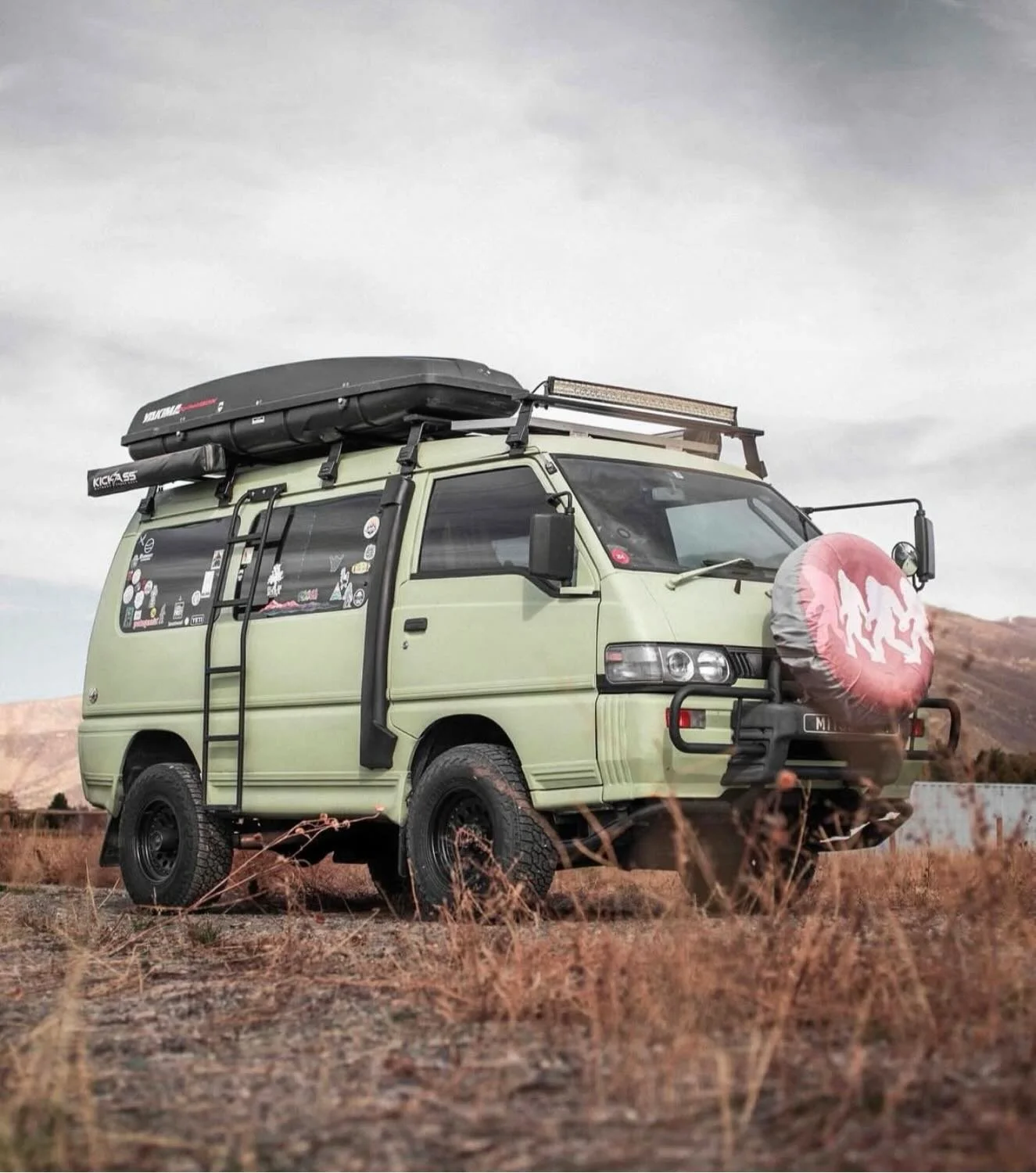 Peek-a-boo 👀

Keep your eyes on our website! We are geared up for a banger May with up to 9 new rigs coming online. From low pro to fully kitted out, we will have it all!

#mitsubishi #delica #l300 #l400 #jdm