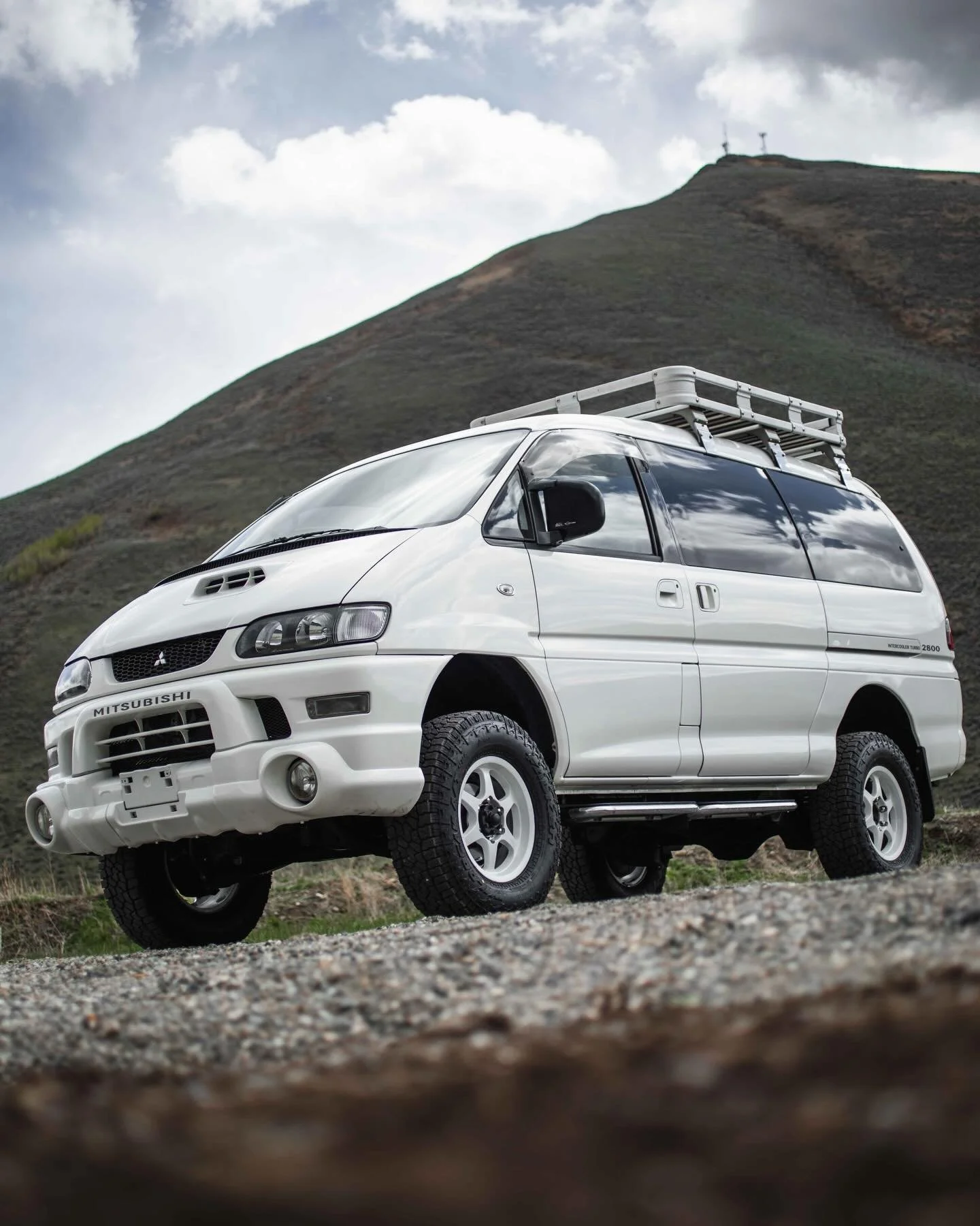 Meet ZURG &mdash; a 1998 Mitsubishi Delica Space Gear XR Active Field Edition with merely 41,000 miles 😳

This dialed in long-wheelbase L400 combines comfort, with a properly dialed stance. Finished in classic Mitsubishi White and powered by the leg