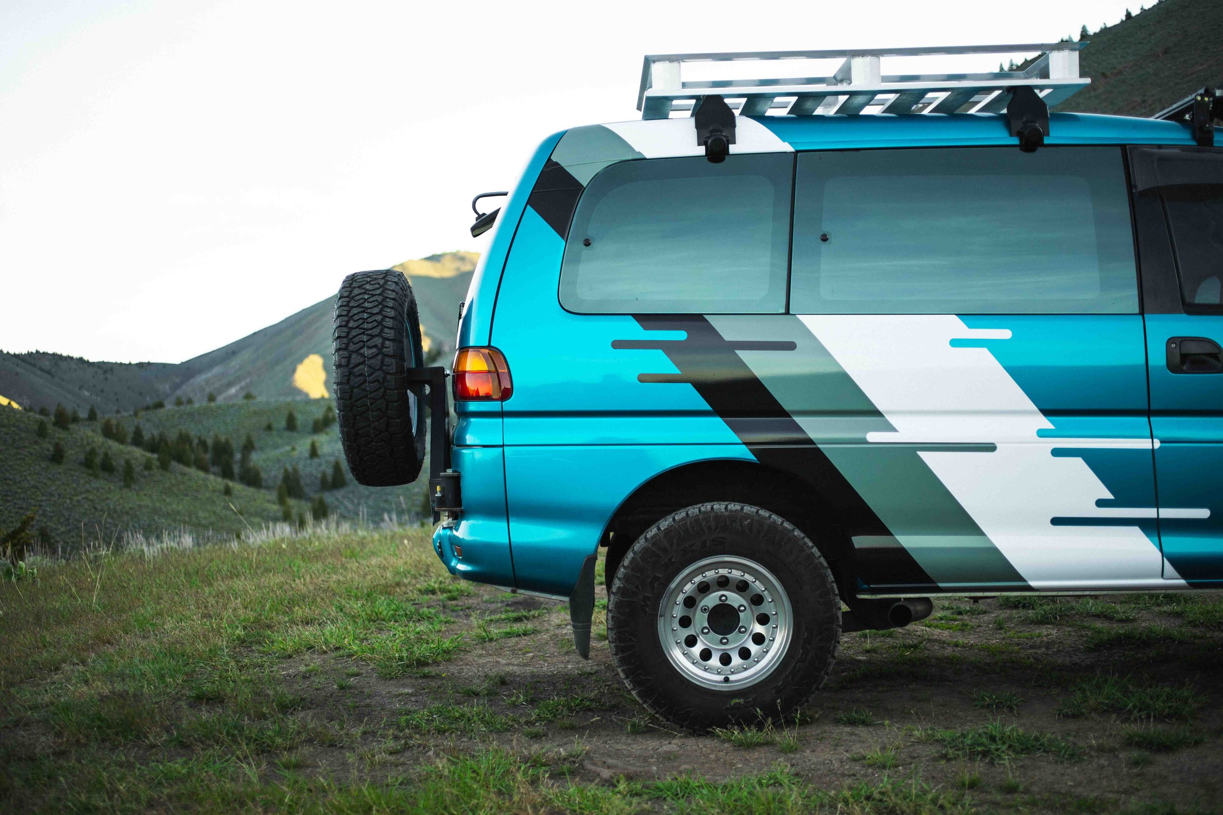 1997 Mitsubishi Delica JDM car for sale — photo 16 of 25