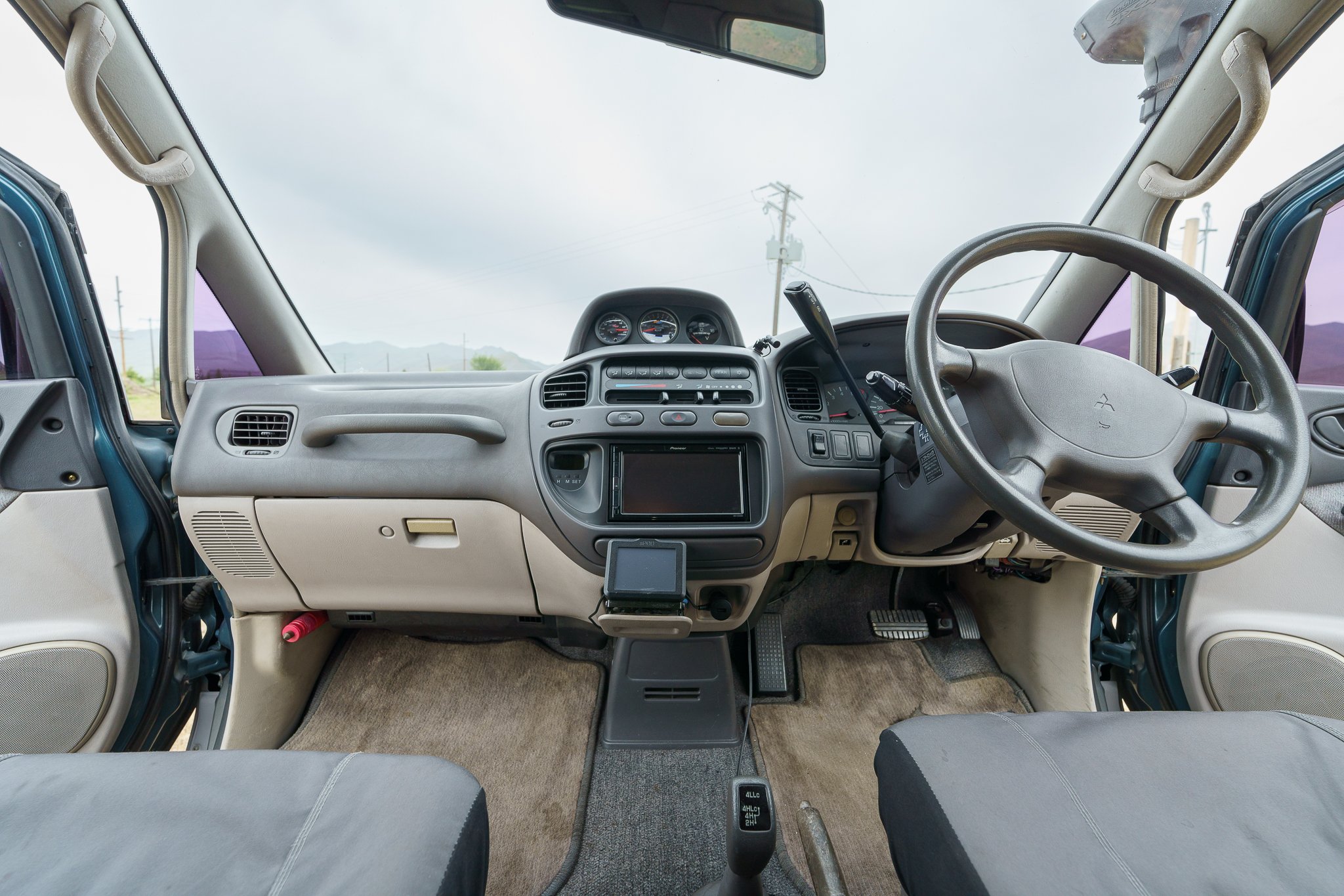 L400 Van Shoot 5_26_26-17.jpg