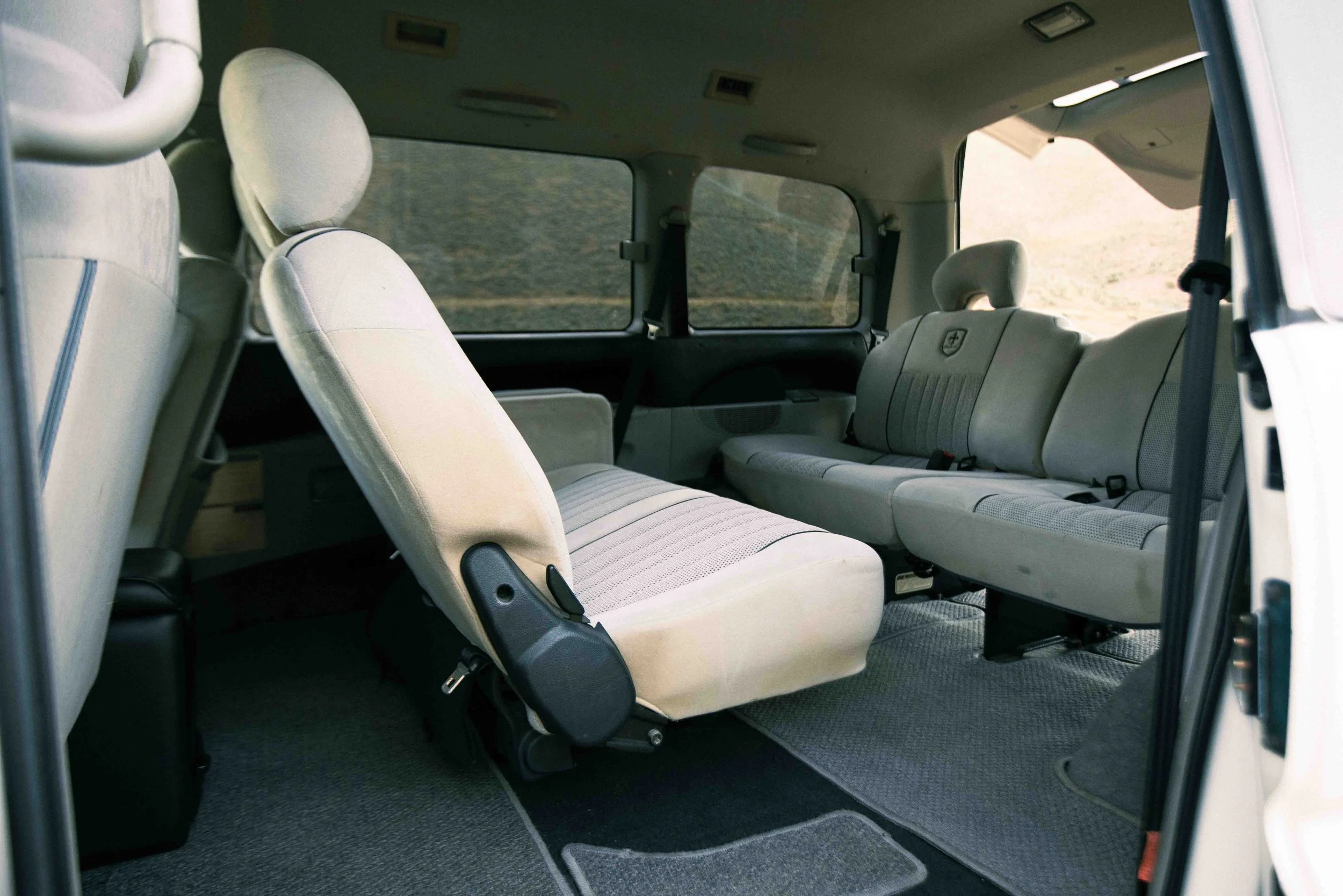 2000 Mitsubishi Delica JDM car for sale — photo 20 of 25