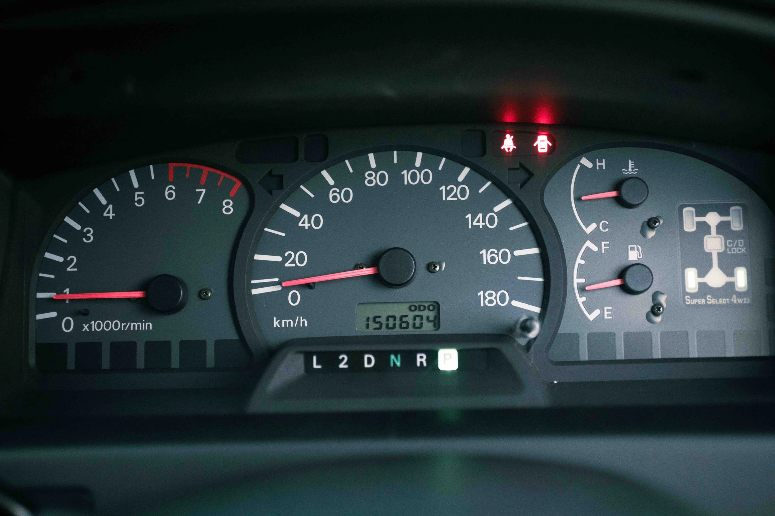 2000 Mitsubishi Delica JDM car for sale — photo 16 of 25