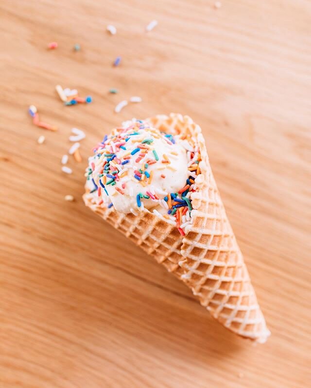 At The Oxford Creamery all are welcomed and L🌞V E D!! 🌈
Celebrate #pride with us today with free rainbow sprinkles on any scoop (until we run out). ❤️🧡💛💚💙💜