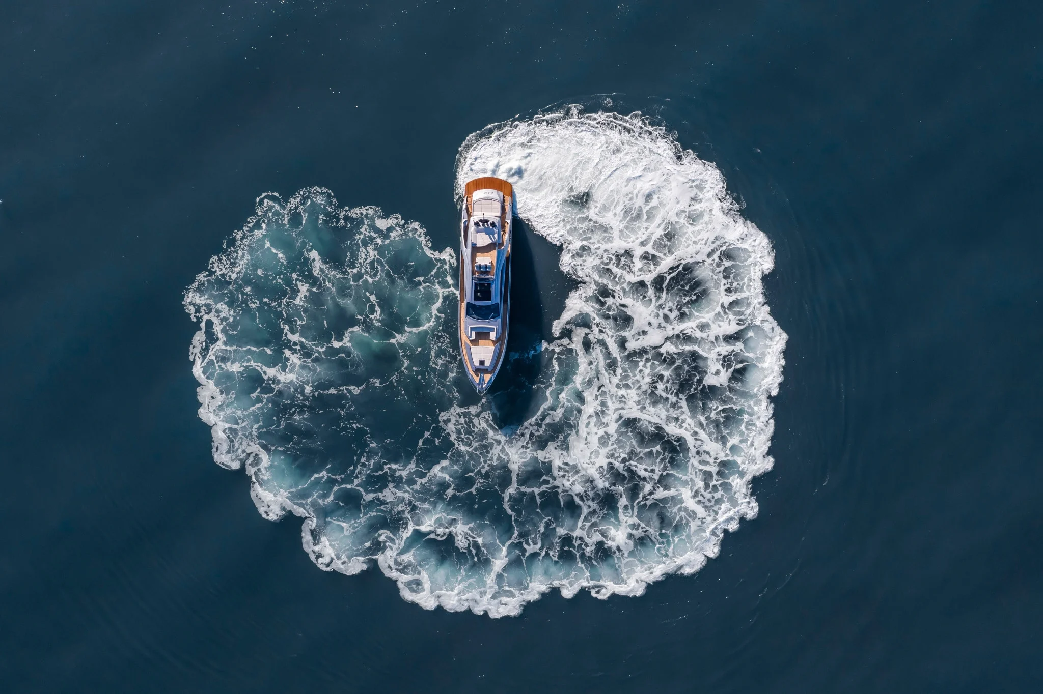 Luxury Yacht - Pershing 8X 