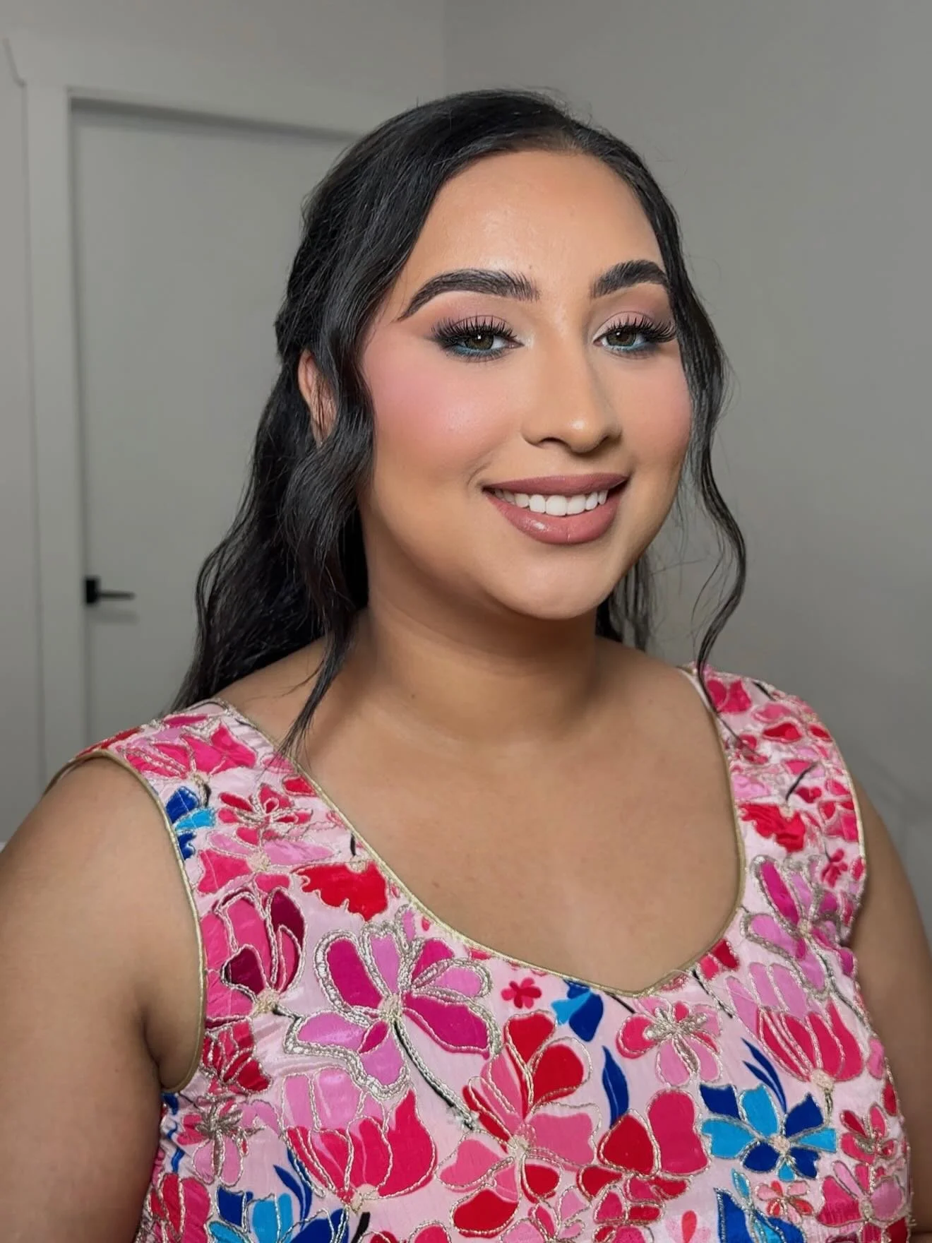 Mehndi glam on Seetu 🌺🦋🌿✨

Bride: @sukhjit_takhar 

✨ Now booking 2026 brides
🔗 Secure your date via the link in bio
.
.
.
mehndi glam | south asian makeup | bridal glam | mehndi makeup look | soft glam makeup | radiant skin makeup | sculpted mak