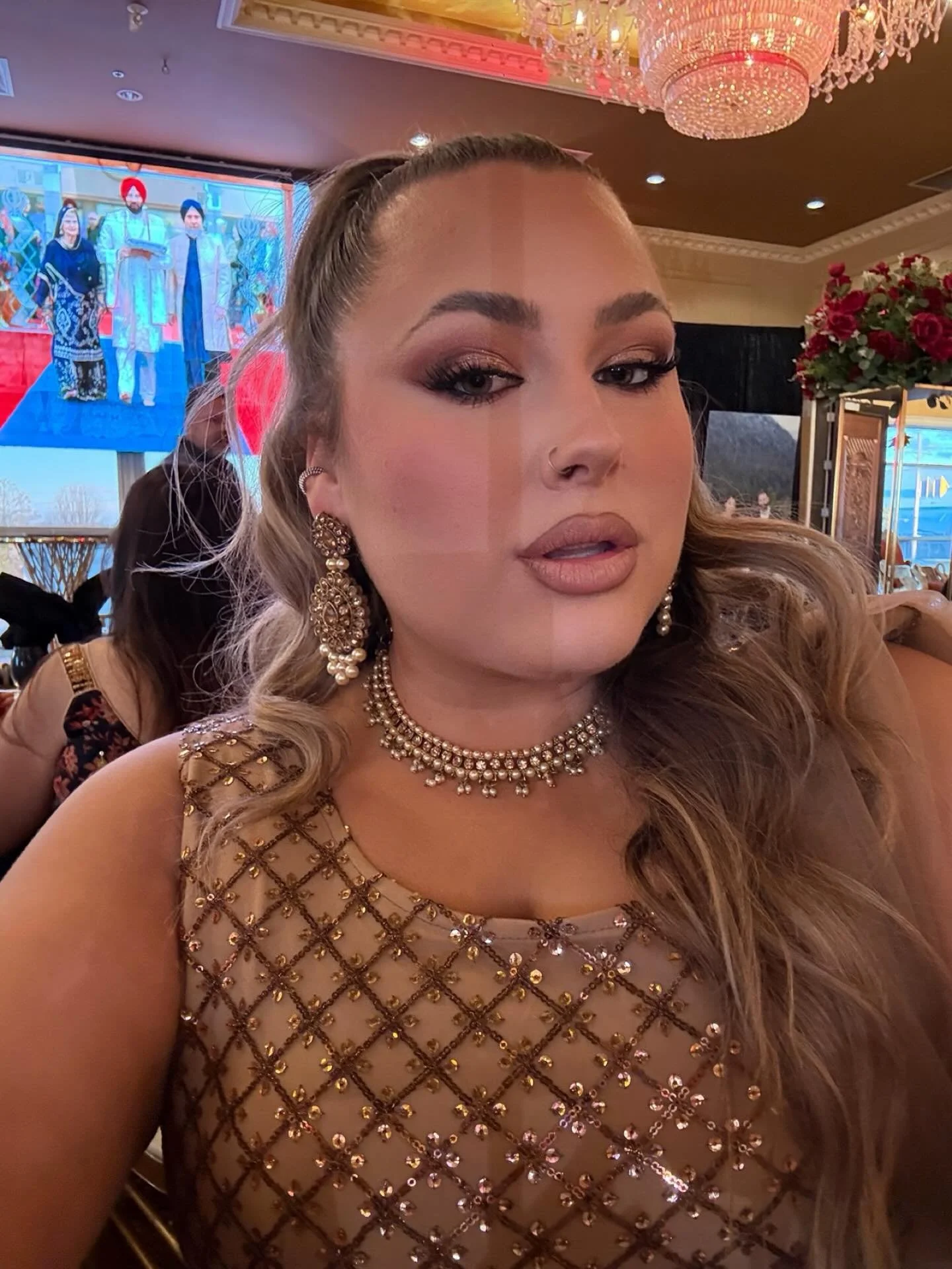 There&rsquo;s something about when the full glam and the outfit speak the same language 🤎🪞✨ attending my first Indian wedding was absolutely MAGICAL

Reserve your special event glam via the link in bio. 🔗 or 
💌 email courtneyleighartistry@gmail.c