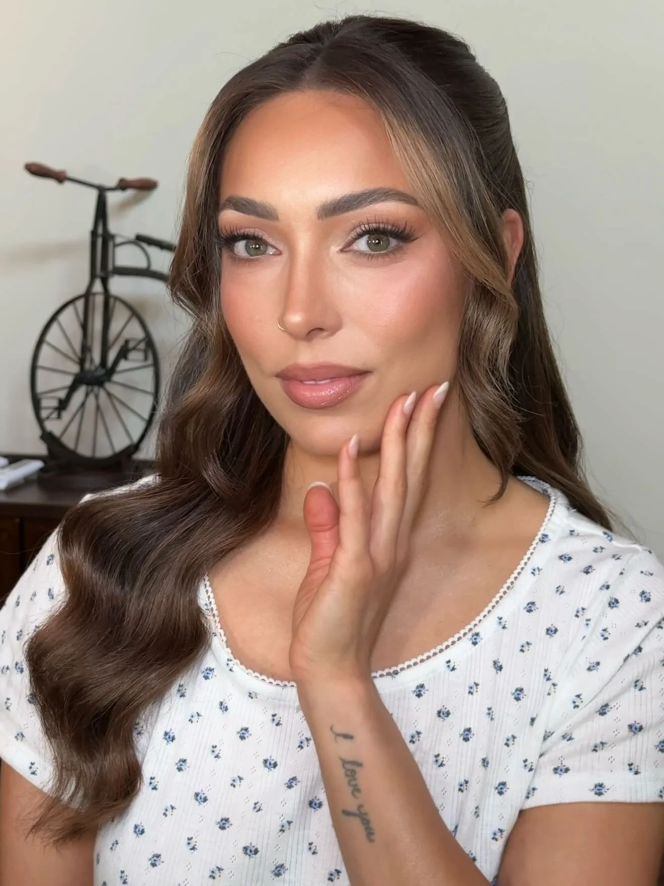 soft &amp; radiant 🤍

Bride: @katiemarshall17
Hair: @bridalhairvancouver 
.
.
.

bridal makeup | bridal glam | soft glam makeup | radiant bridal makeup | glowing skin makeup | luxury bridal beauty | sculpted makeup | natural bridal glam | neutral br