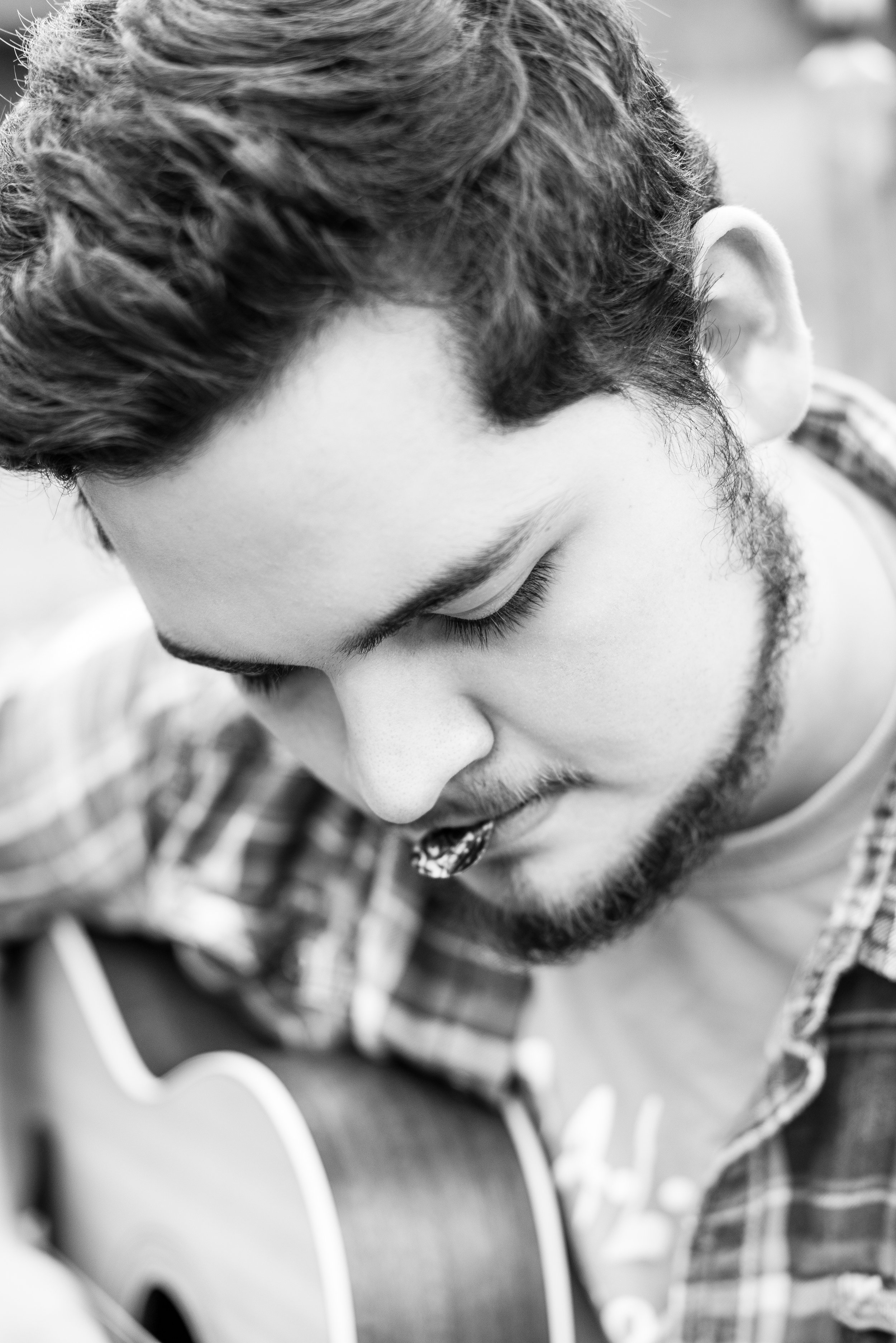 Black and White Senior Photo with Guitar | Bethelwoods