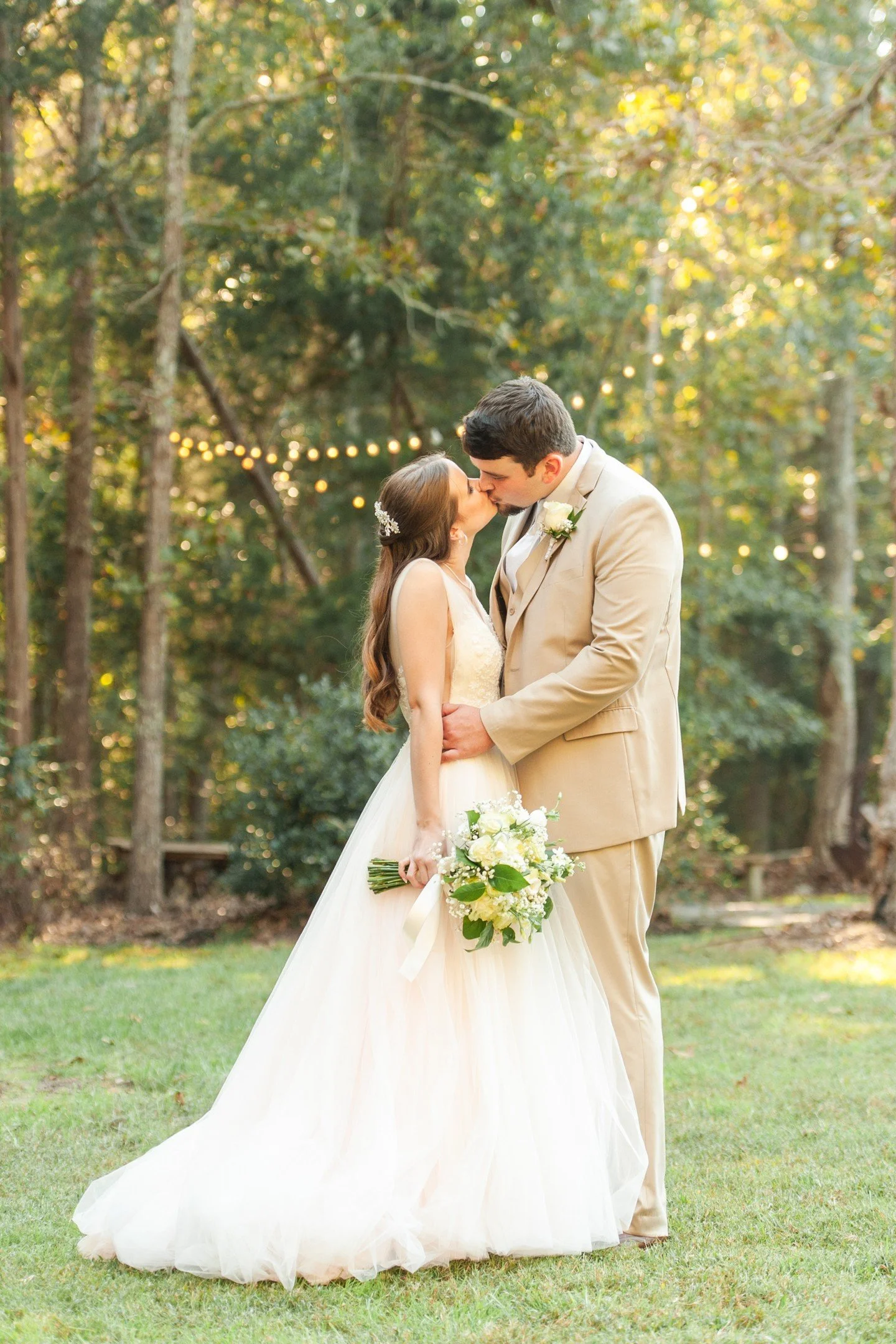 Happy 1st Anniversary, Chloe &amp; Colton!  Your wedding one year ago was the most perfect Fall wedding anyone could ask for--a beautiful venue, beautiful weather, beautiful light, and beautiful people, inside and out! 
*
Photographer | @kimberly.cau