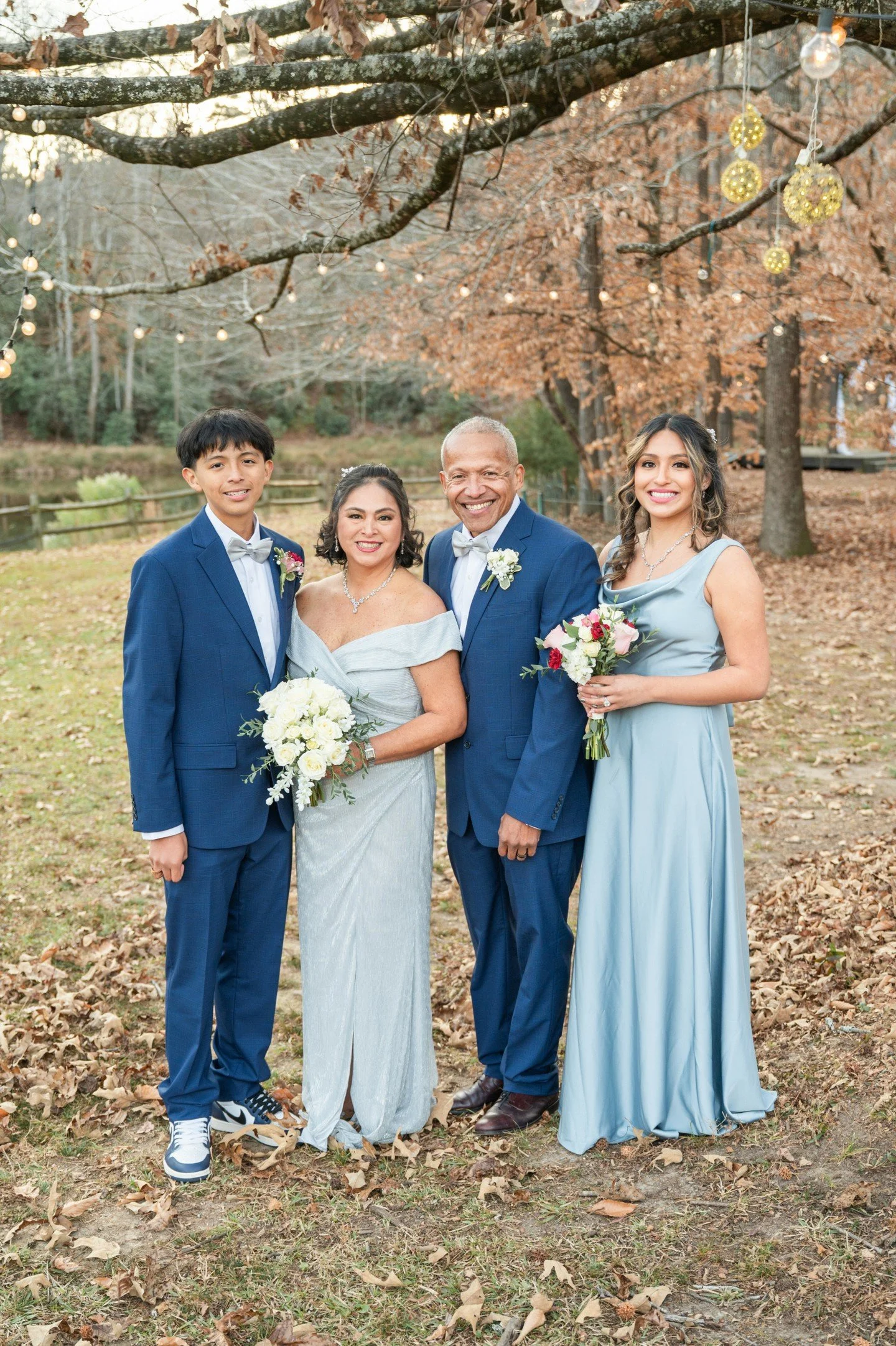 Yesterday I was able to photograph the sweetest 25th anniversary/vow renewal celebration for the Genzano family.  This time they had their kids with them for the entire evening!  What a special moment. &iexcl;Feliz 25&ordm; aniversario, Sr. y Sra. Ge