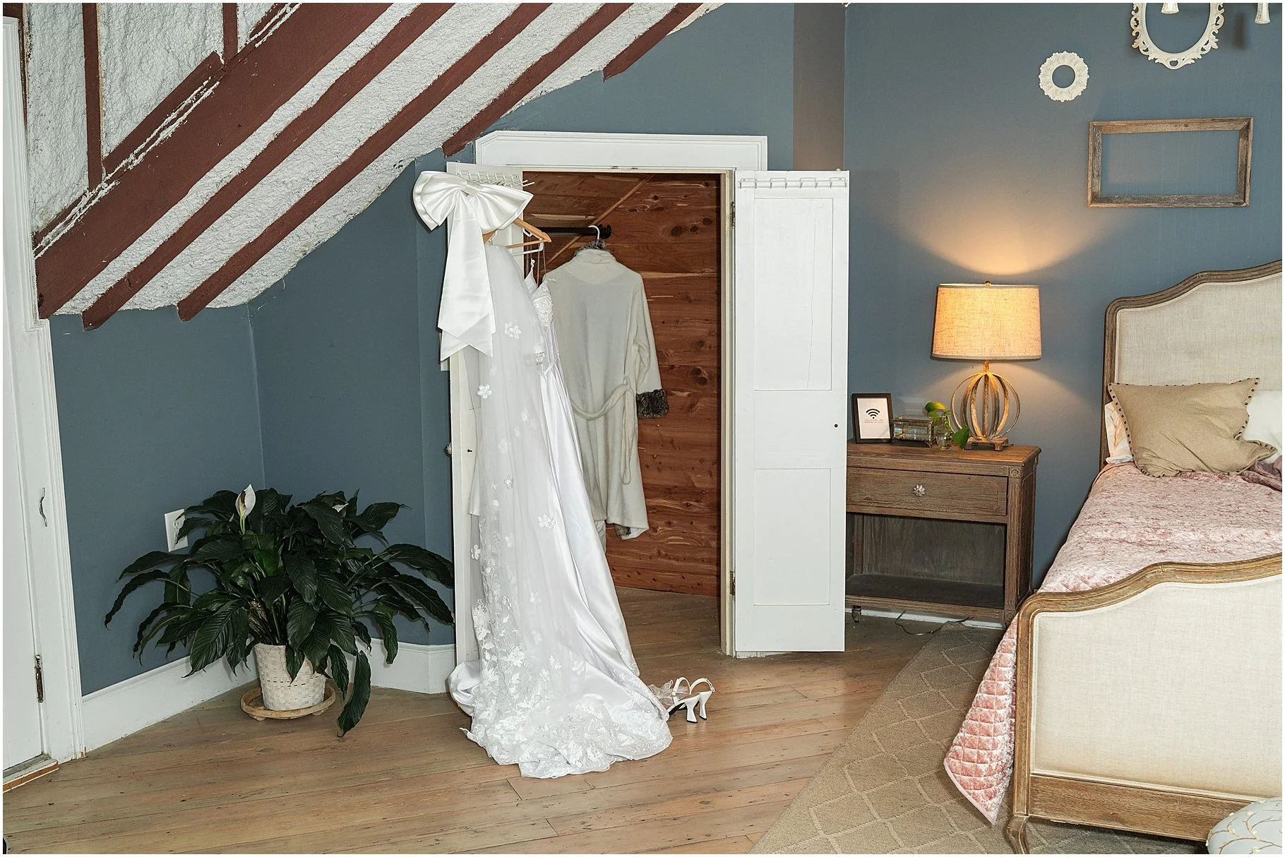 Historic Robertson Homestead Bridal Suite | Rock Hill Wedding Venue