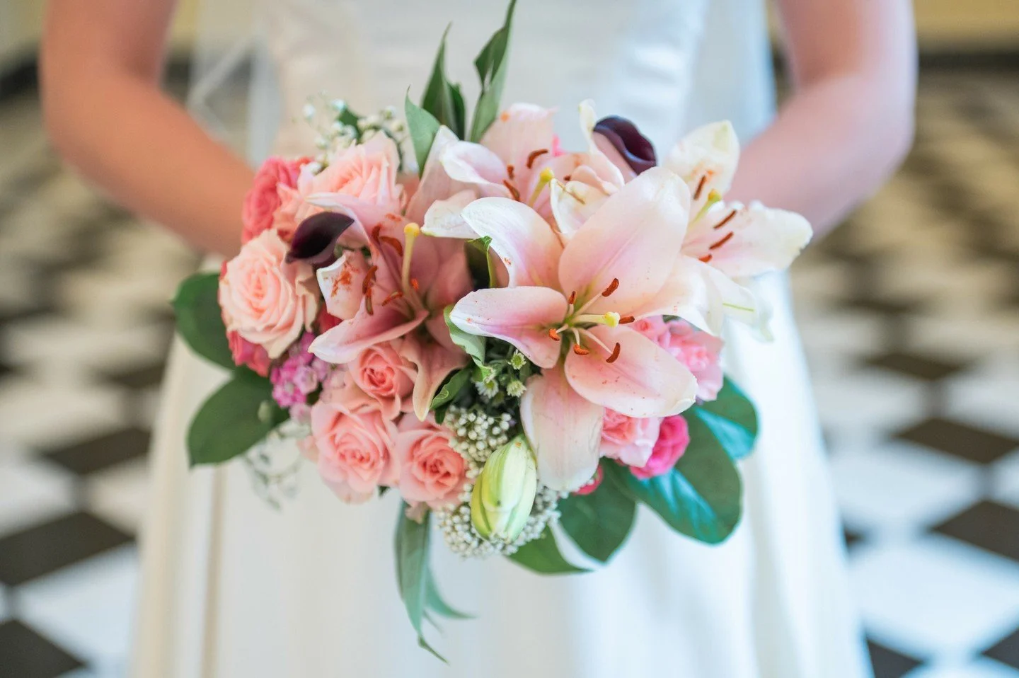 Here's your reminder to bring a bouquet to your bridal portrait session!  Whether it's a practice bouquet from your florist, a silk bouquet you can use as your toss bouquet, or a wooden bouquet you can use as a keepsake, don't forget to bring some fl