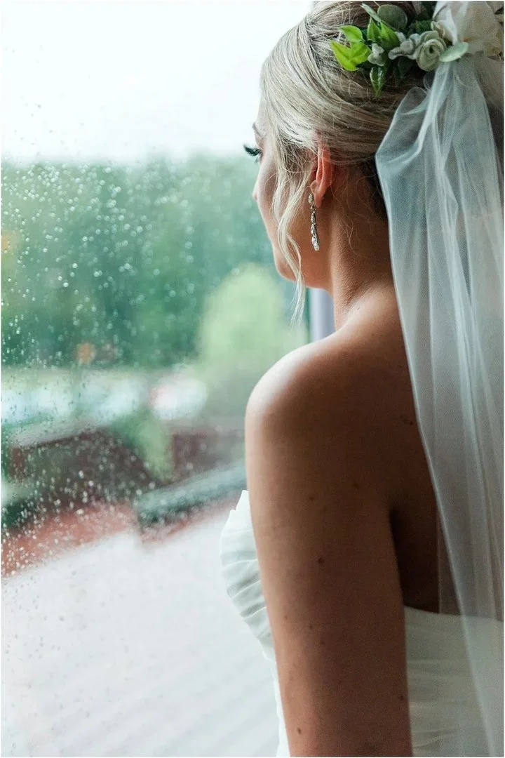&ldquo;It&rsquo;s like ra-a-ai-in, on your wedding day&hellip;&rdquo; 

Thanks, Alanis, for the lyrics that strike fear and trepidation in the hearts of most brides.  The thought of rain ruining the day that a bride has meticulously planned for month