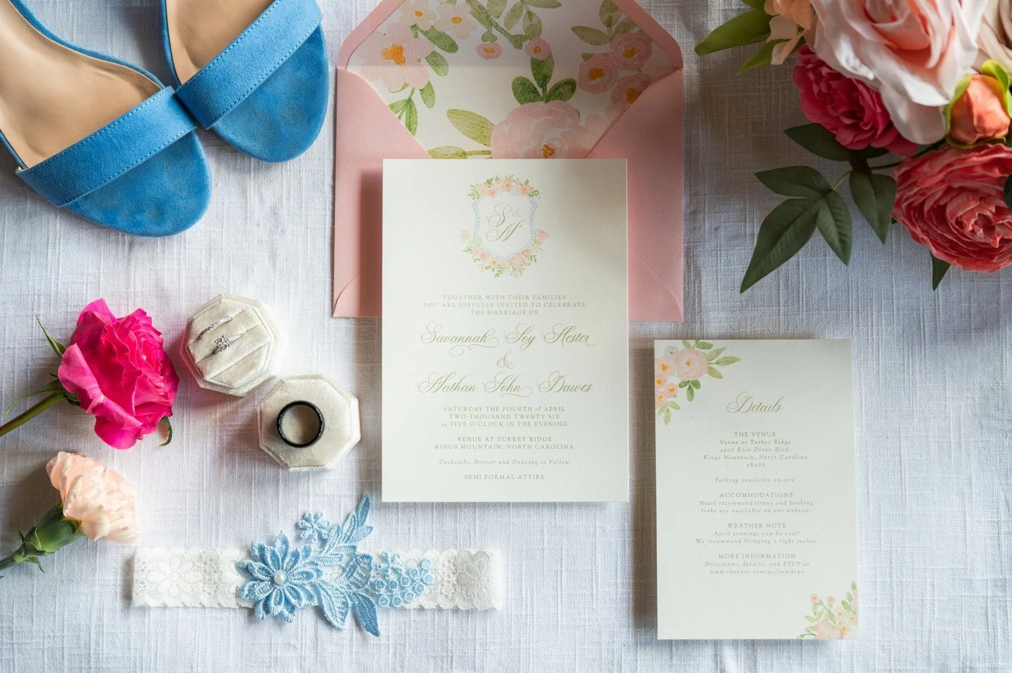 Just a moment for these beautiful details from Savannah and Nathan's wedding...I could play with details all day long.  And when there are so many pops of color (those pinks and blues 💙💕), it makes me so happy!  Colors are my love language. 😍

Ven
