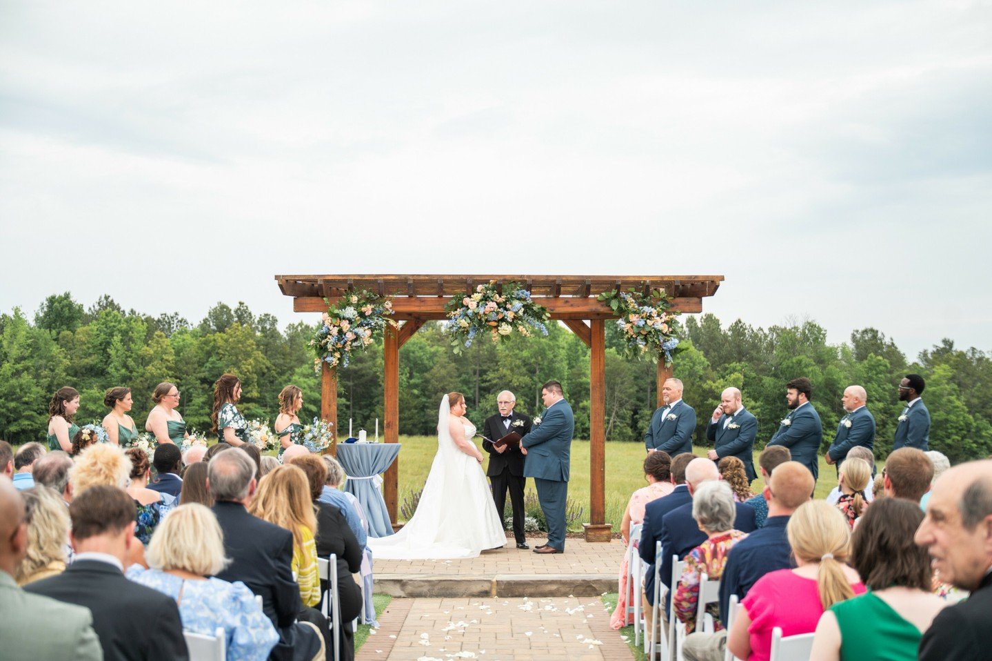 One month married and somehow the wind still deserves a guest credit in this wedding day 🤍✨ 

Truly&hellip; the wind was a main character (I stole that line from Jenna, lol!). Veils were flying, hair had a mind of its own, timelines got a little fle