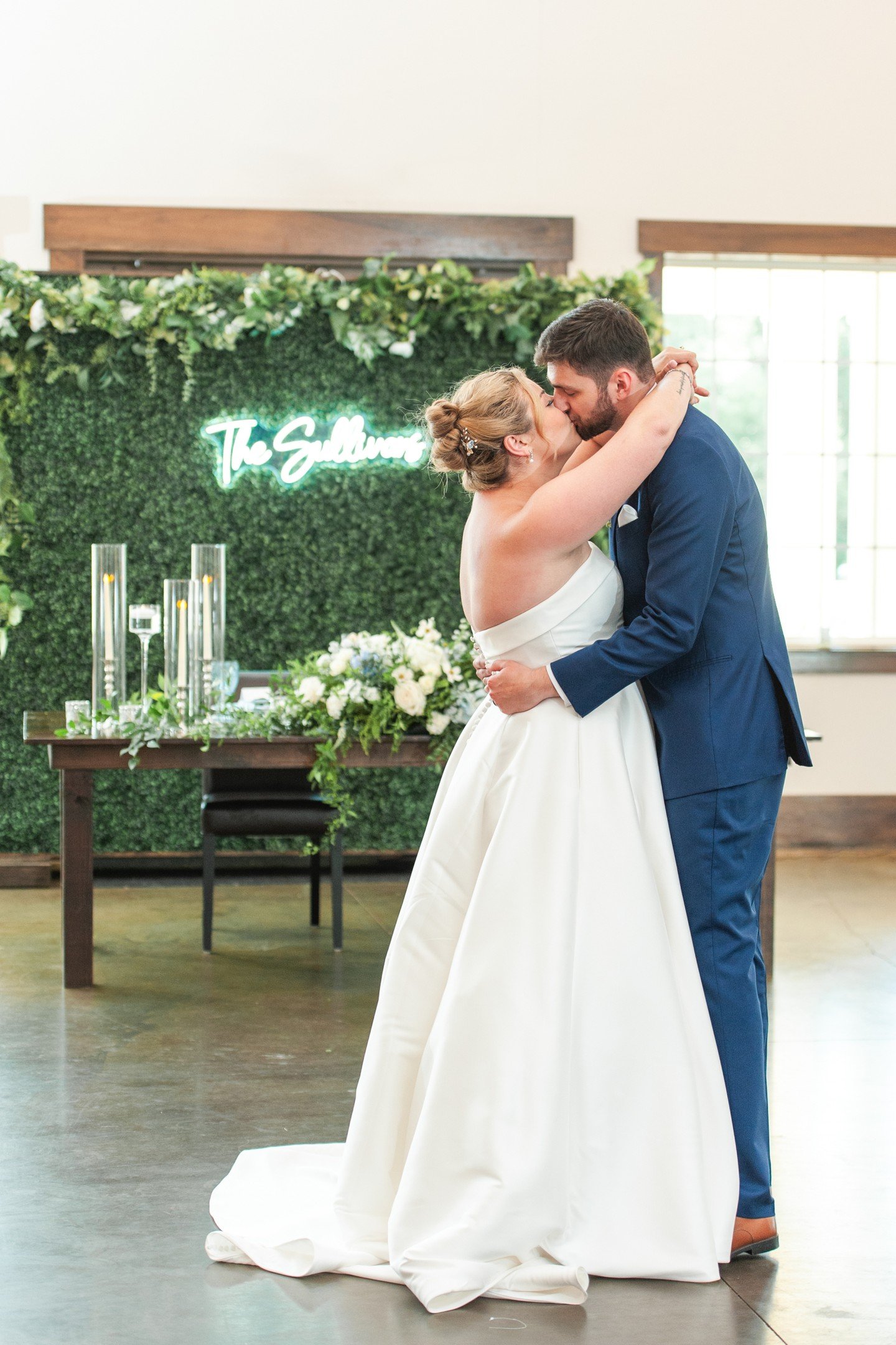 Happy Anniversary, Tori &amp; Carter!  I can't believe it's been an entire year since your beautiful day!  One down, forever to go! 🥰

Venue | @sweetmagnoliaestate
Planner | @lovelylunaeventsco
Photographer | @kimberly.cauble
2nd Shooter | @blakelyc