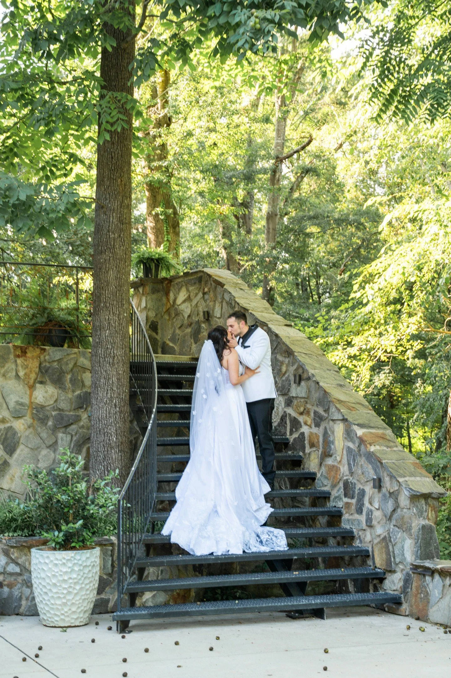 Happy First Anniversary, Summer &amp; Chris!  What a perfectly beautiful summer day your wedding was at the Robertson Homestead...I felt like I was inside an episode of Bridgerton! 😍  I hope all your years are as special as your first!

Venue | hist
