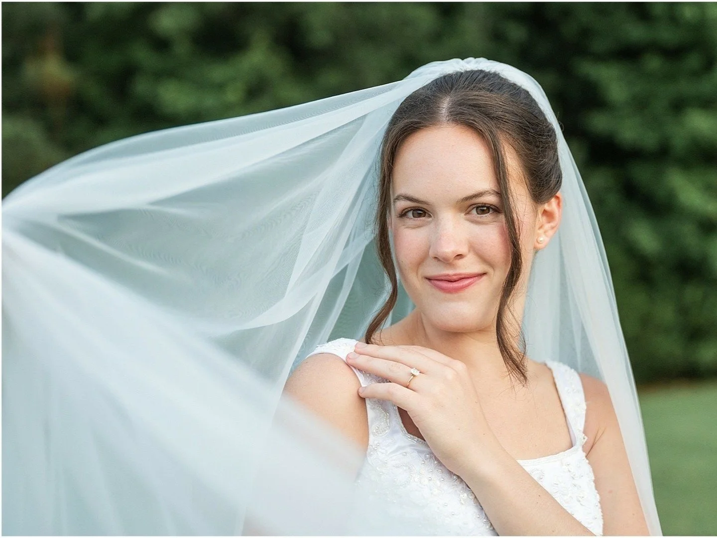 Summer is one of the sweetest, most genuine people I have had the pleasure of getting to know.  Today on the blog, I am sharing some of her beautiful bridal portraits, but more beautiful than those is the heart that she has for people!  Be sure to ch