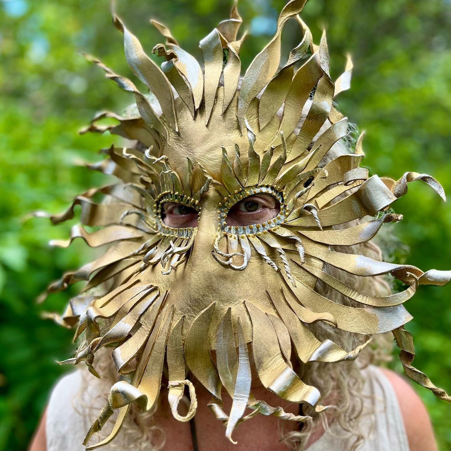 Make the Sunlight your best friend 🌞 This living light will be helping to guide us at NATURE Masquerade on Aug 26. There are a limited number of tickets left so be sure to get yours soon!🐝🌊🌿 
Ticket link in bio. 

#sunmask #leathermask #masquerad