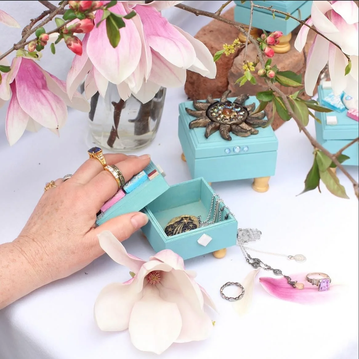 ✨ Artisans Holiday Market Spotlight ✨

Our 6th annual market is just one week away! Today we&rsquo;re highlighting four makers whose offerings are rooted in nature, ritual, and radiant creativity:

&bull; Mama &amp; Luna &mdash; A mother&ndash;daught