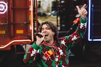 Who&rsquo;s caught us on the @cpkcrail holiday train yet?? Still plenty of shows left to come out, rock out &amp; contribute to an amazing cause 🎄

📷 @garyevansphotography