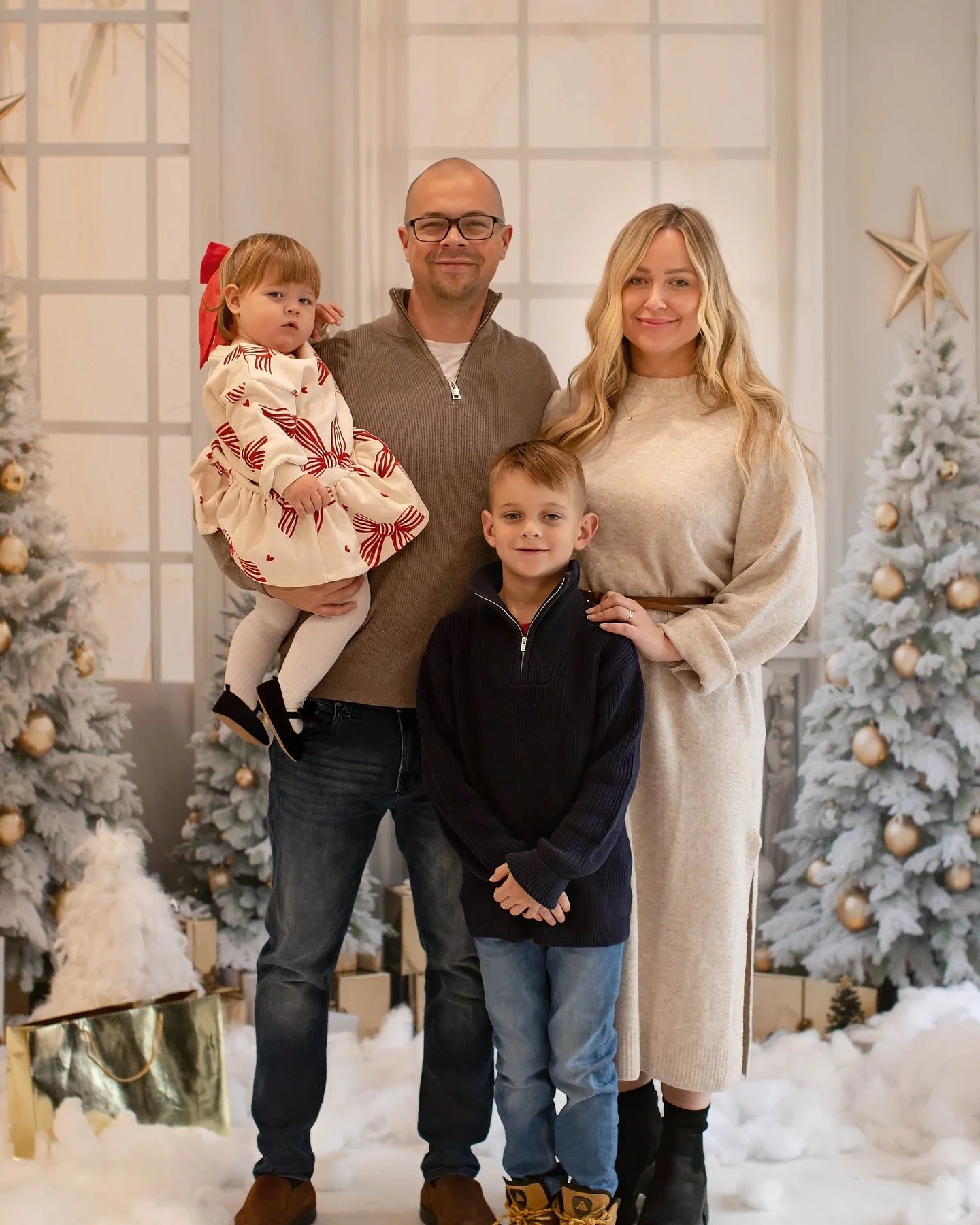 Merry Christmas! Wishing everyone a happy holiday season! ❤️⛄️🎄✨

#merrychristmas2024 #holidayseason