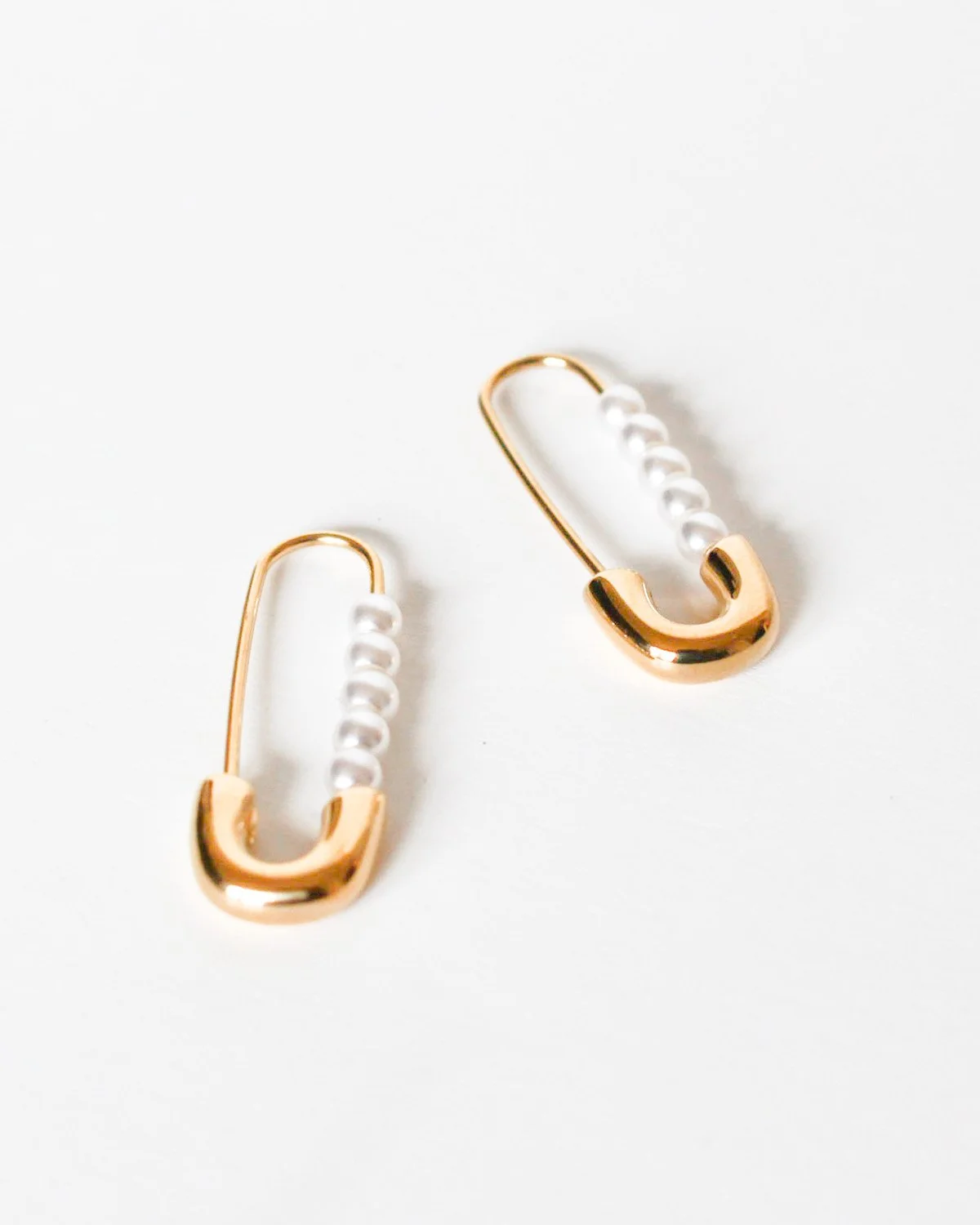 Pearl Safety Pin Earrings Jessa Jewelry — Bon Femmes