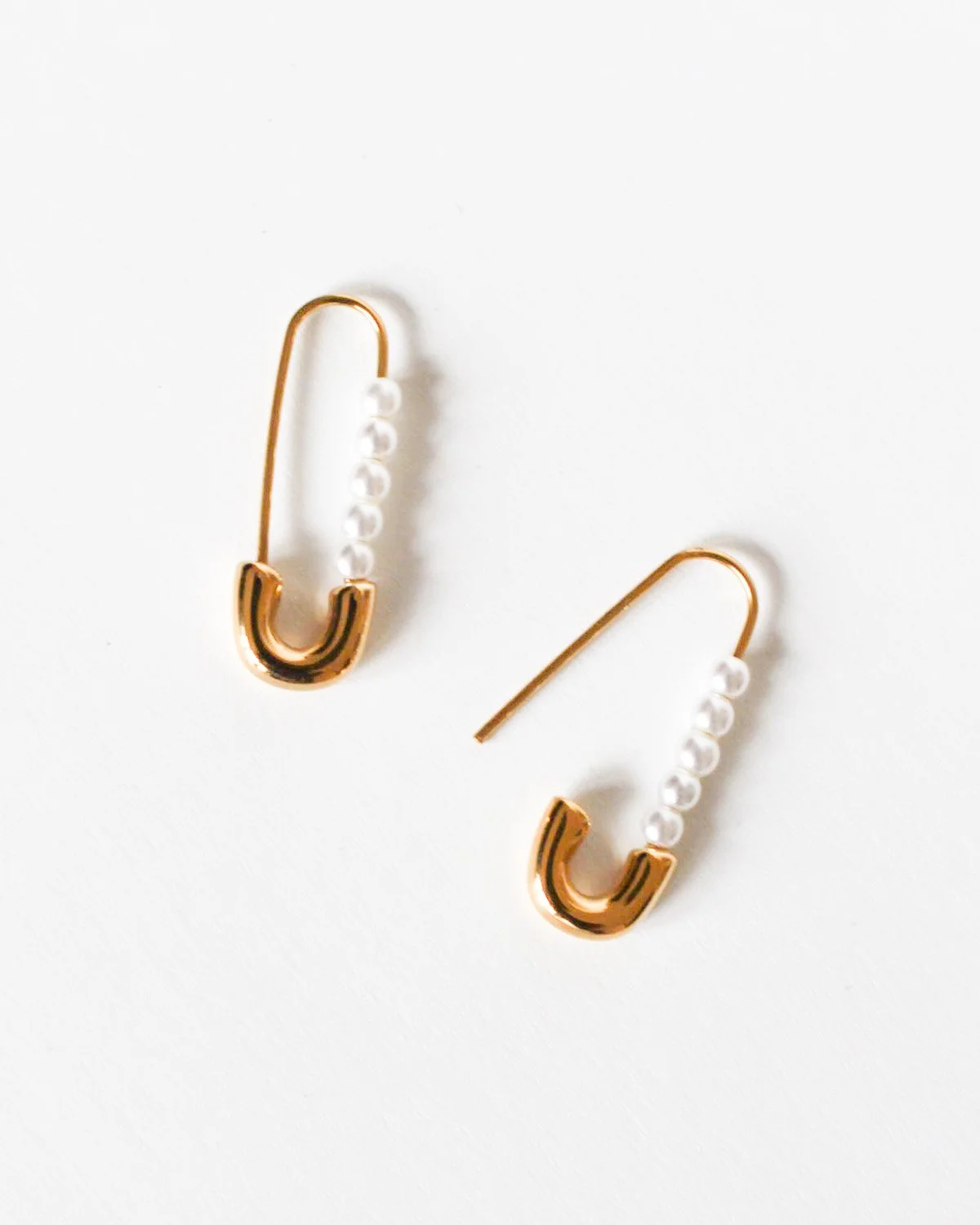 Pearl Safety Pin Earrings Jessa Jewelry — Bon Femmes