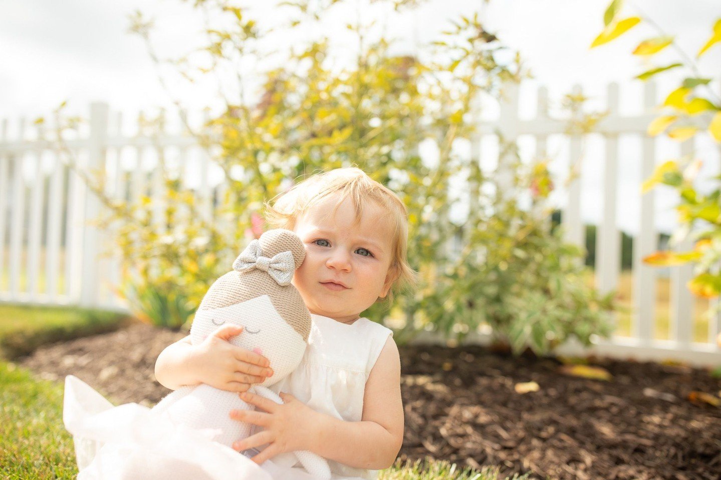 Celebrating a milestone moment as this little one turned one! 🎂🎈 It's a joy to watch the love and bond grow between two siblings, years apart but heart-to-heart close. Here's to countless more adventures and cherished memories together! 💖👶👦