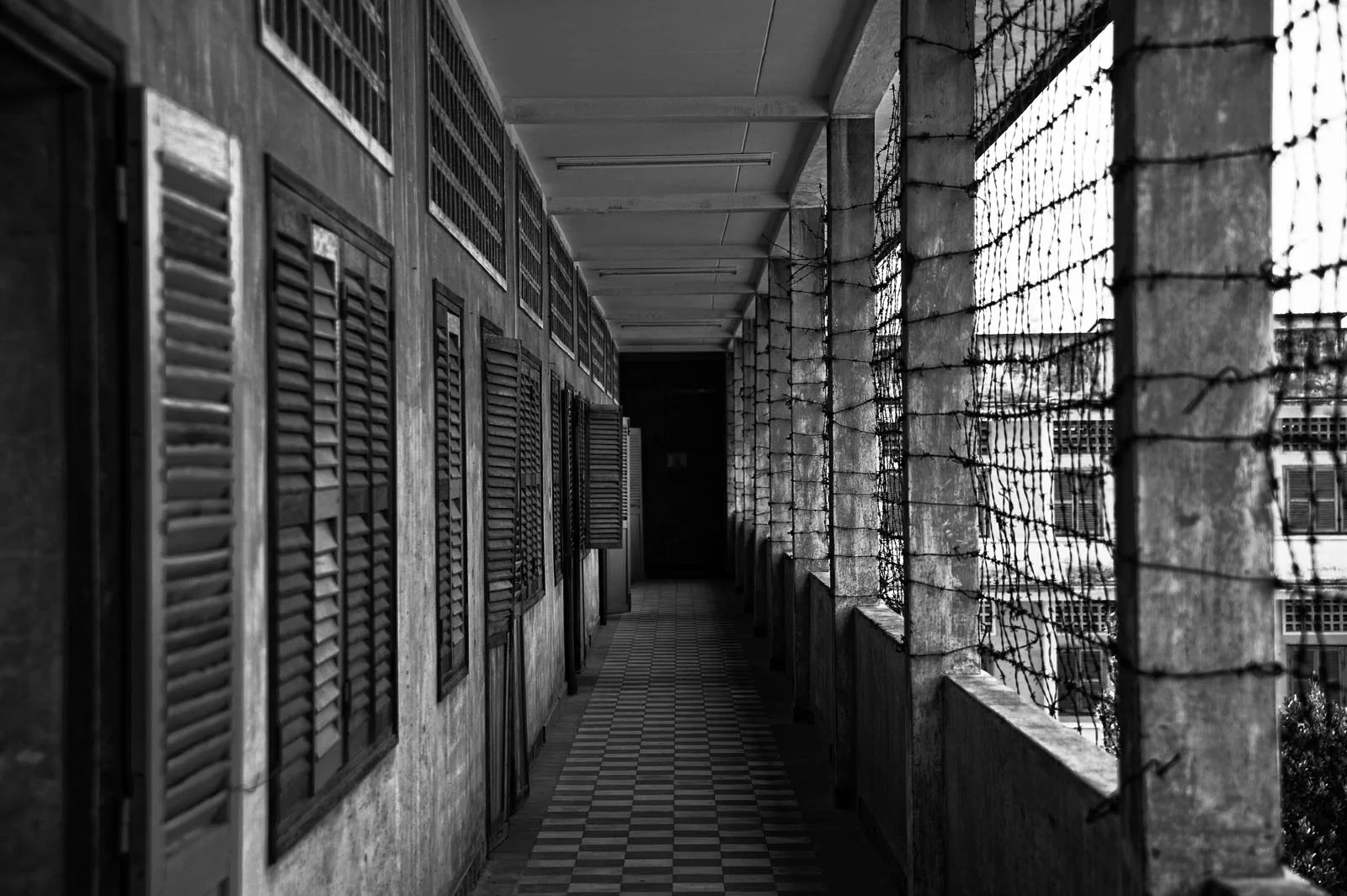 Tuol_Sleng_Genocide_Museum_Cambodia_008.jpg