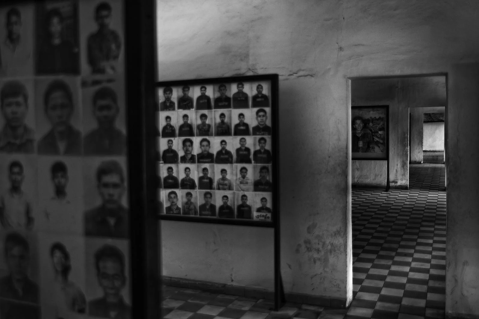 Tuol_Sleng_Genocide_Museum_Cambodia_016.jpg