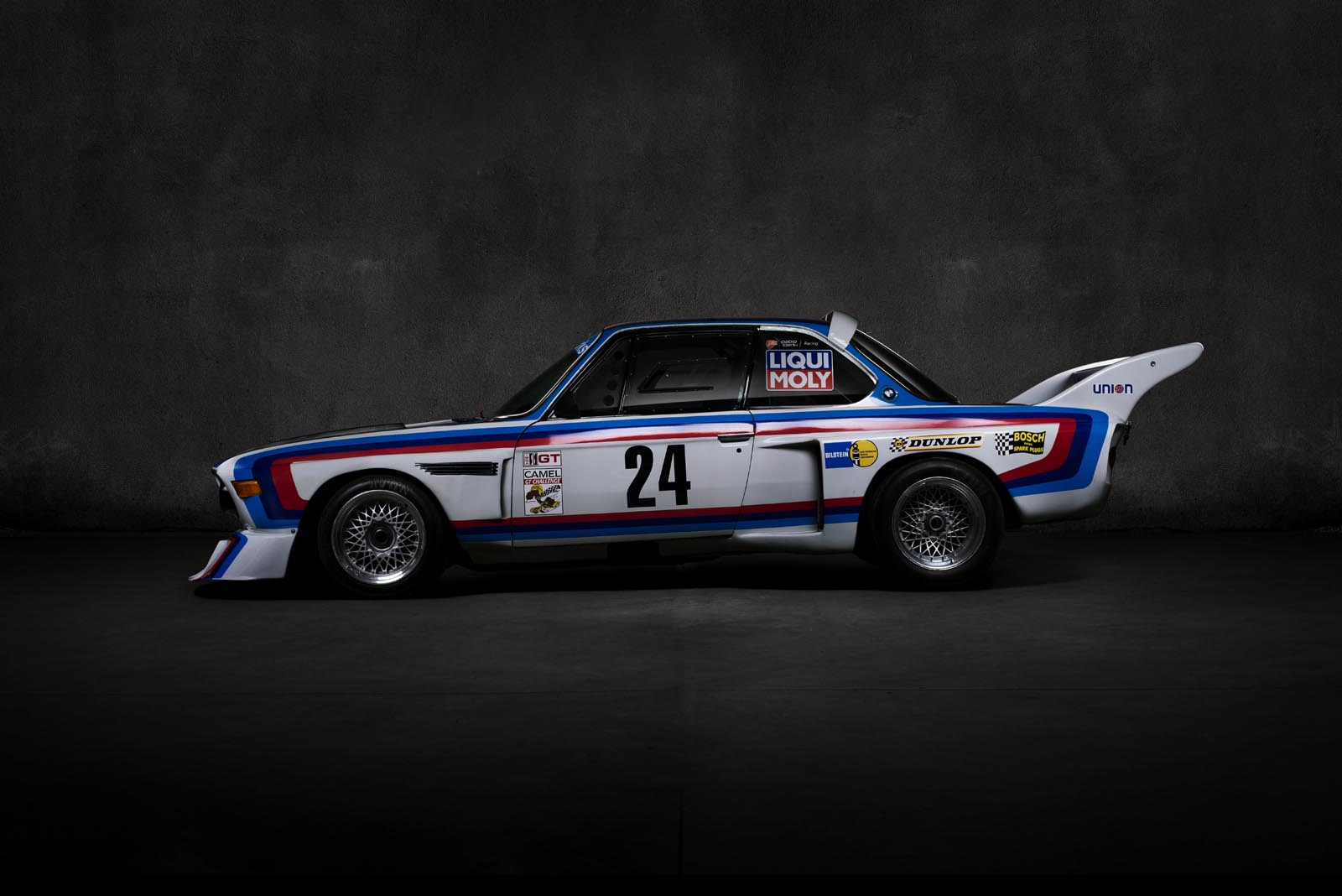BMW_Racecars_CSL_Batmobile_002.jpg