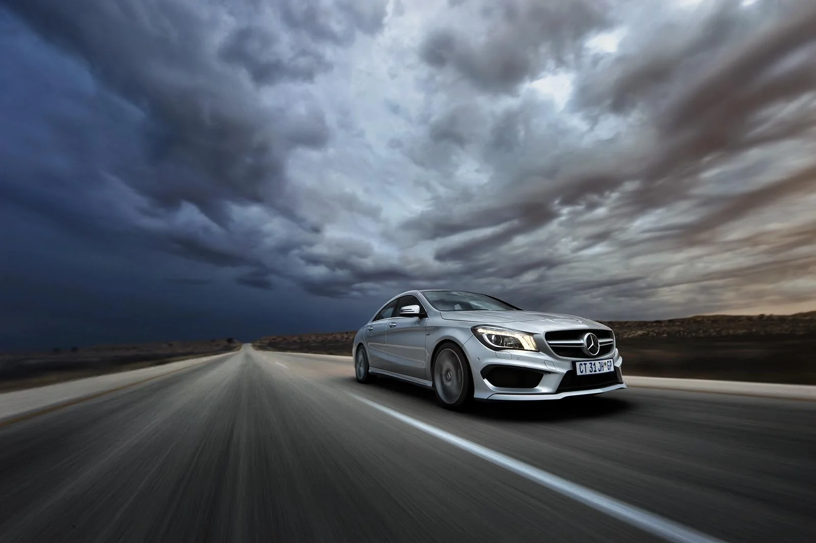 Mercedes_Magazine_CLA_45_AMG_Desert_004.jpg