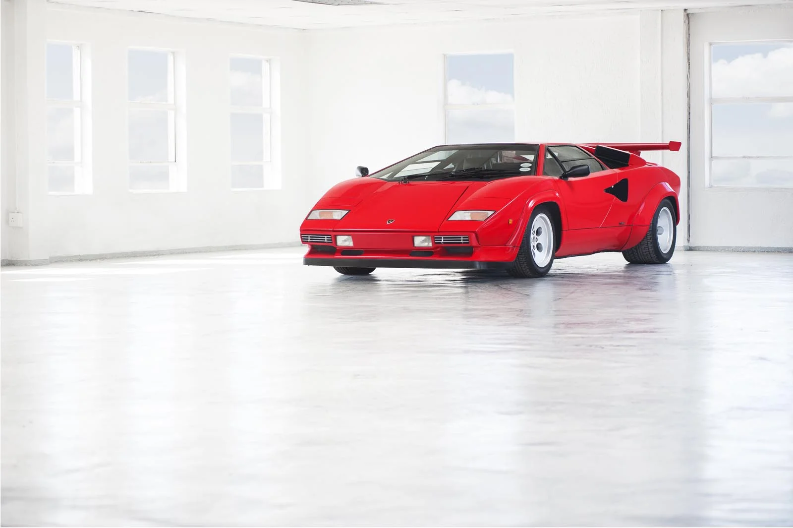 Lamborghini_Countach_Classic_Car_Magazine_001.jpg