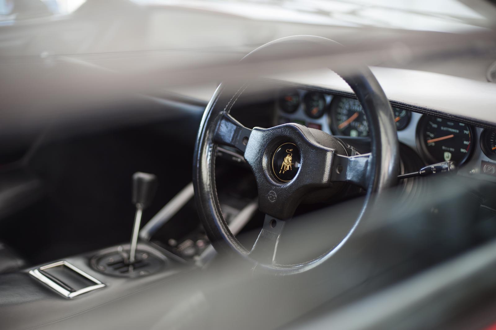 Lamborghini_Countach_Classic_Car_Magazine_008.jpg