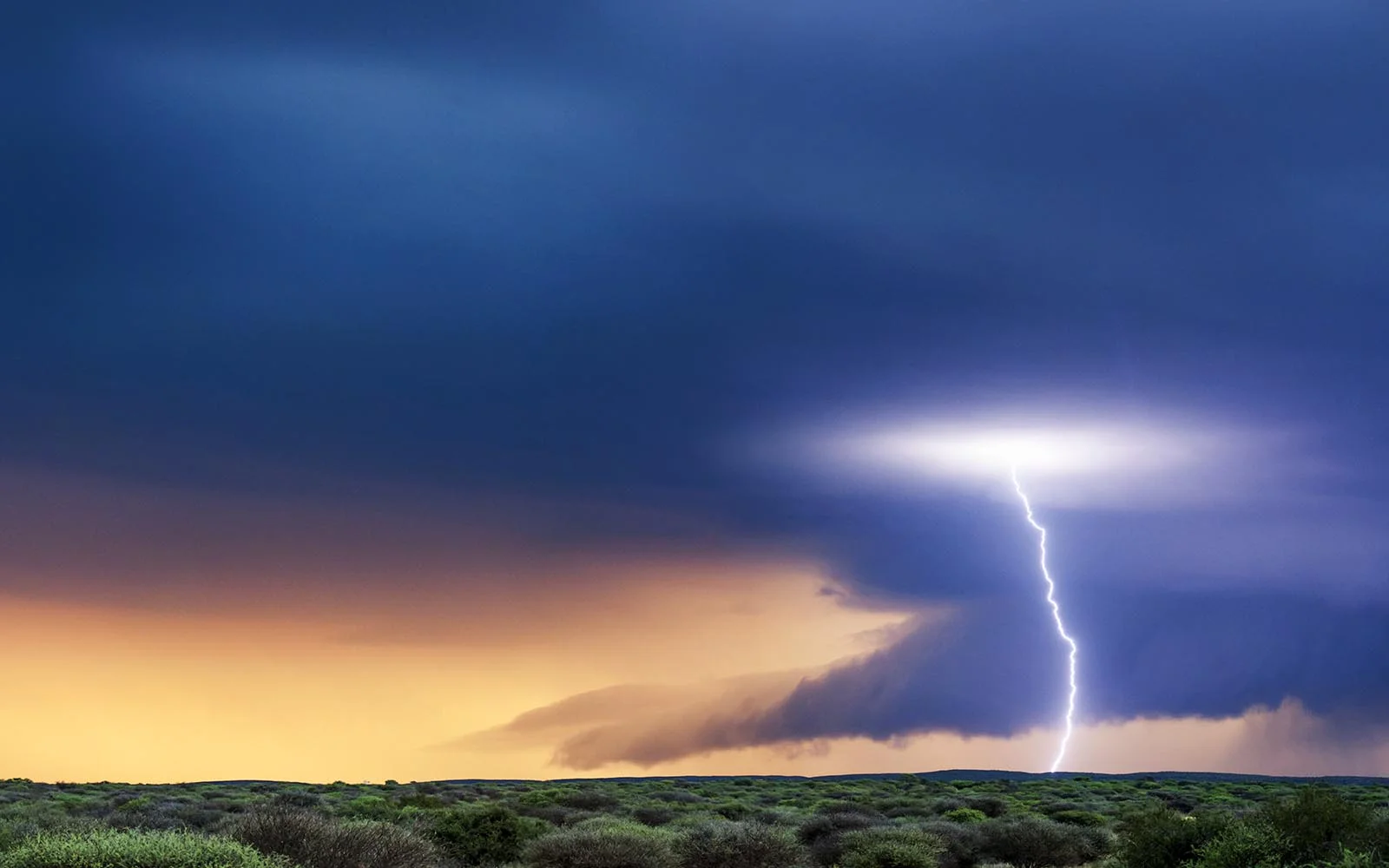 Kalahari_Desert_Lightning_003.jpg