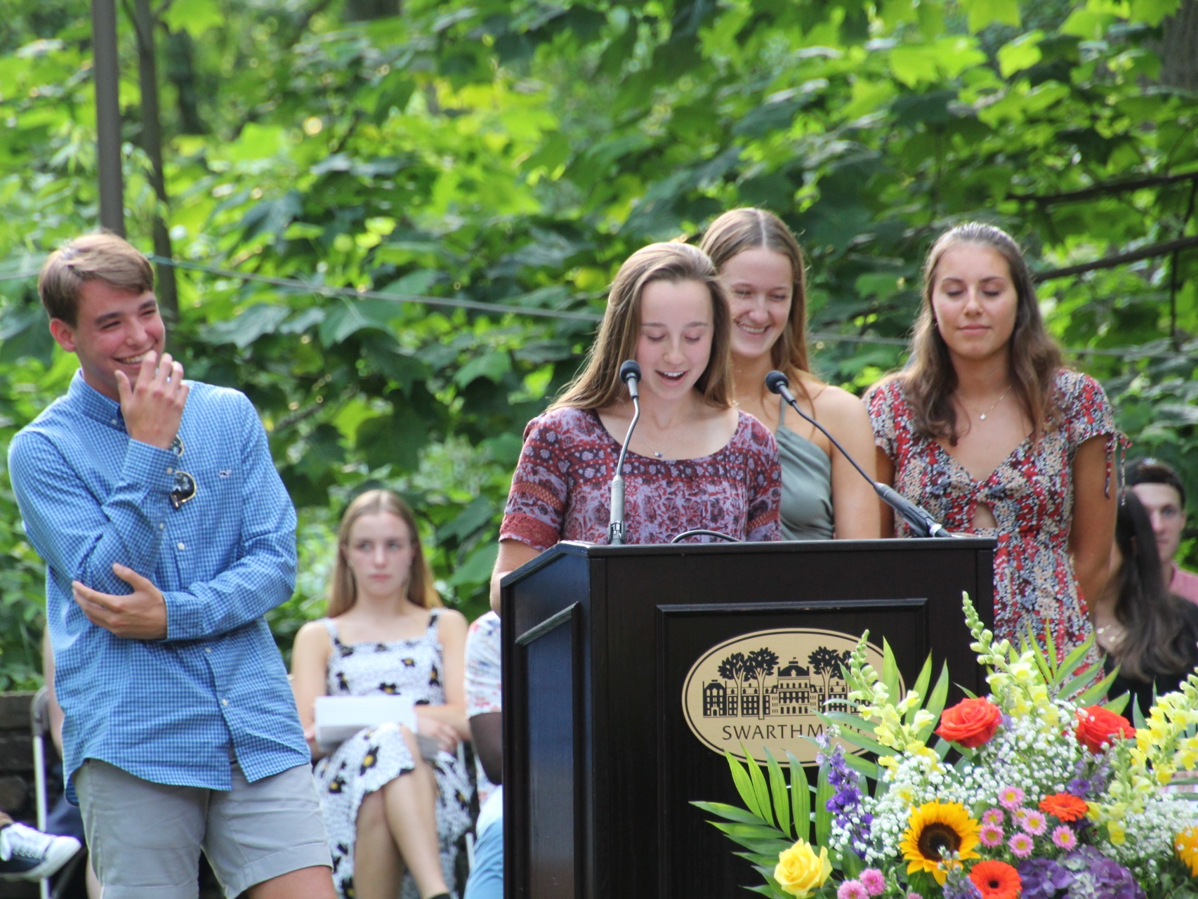 6-14 w-Grad Com 4.jpg