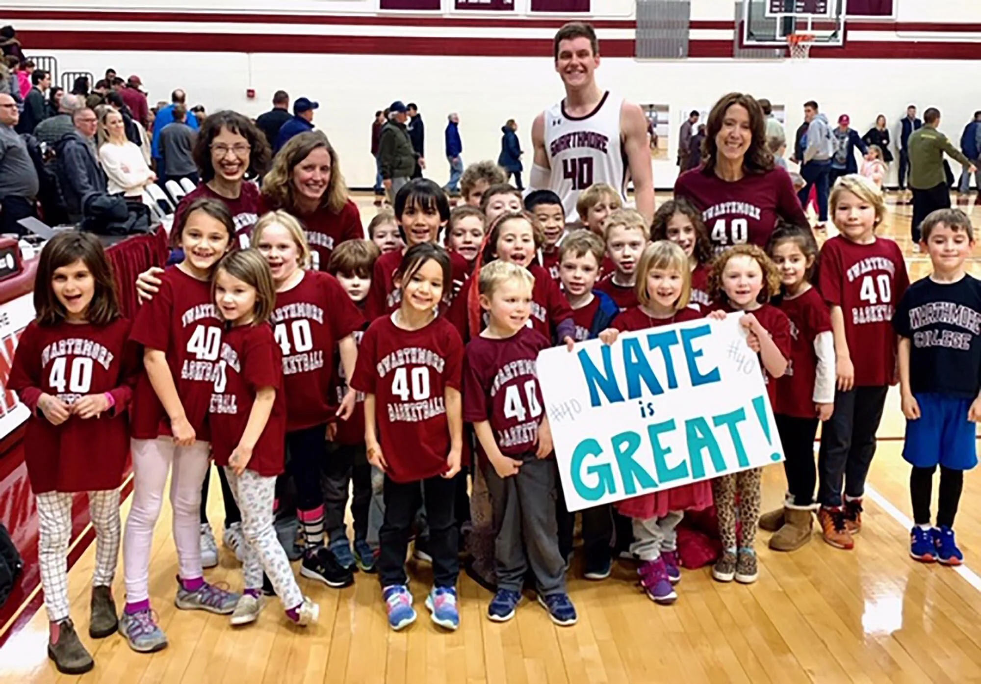 Swarthmore College Basketball Player Builds Connection with SPNDS Kindergarten
