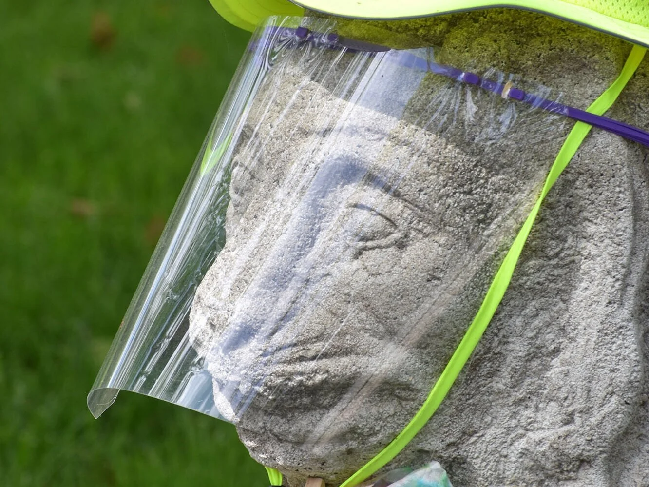 León Outfitted for the Times