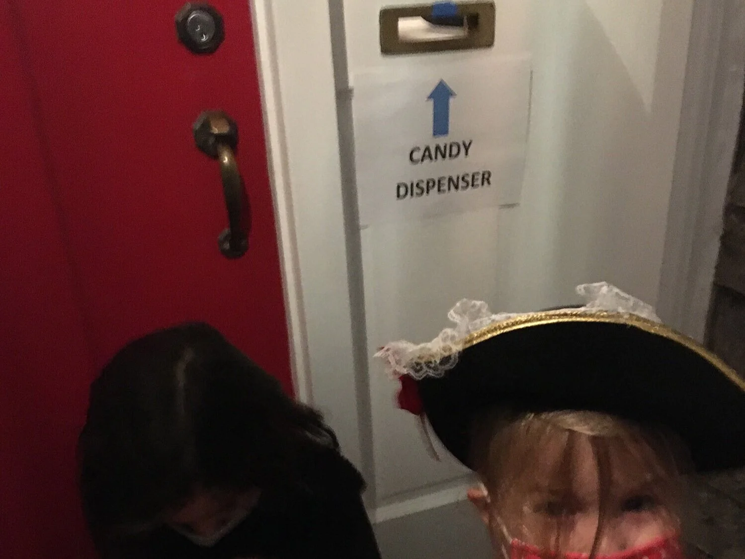 Creative Halloween "Candy Dispenser" Delights Trick-or-Treaters 