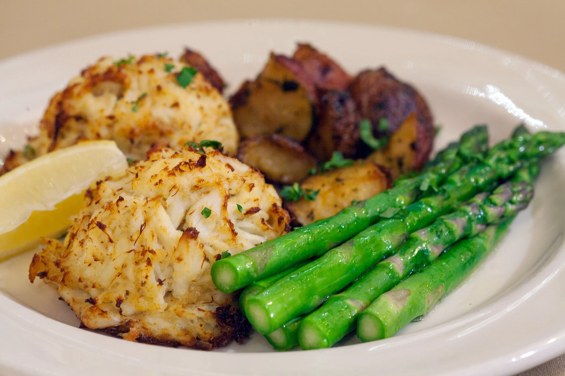 8b. crab cakes_cc_5016.jpg