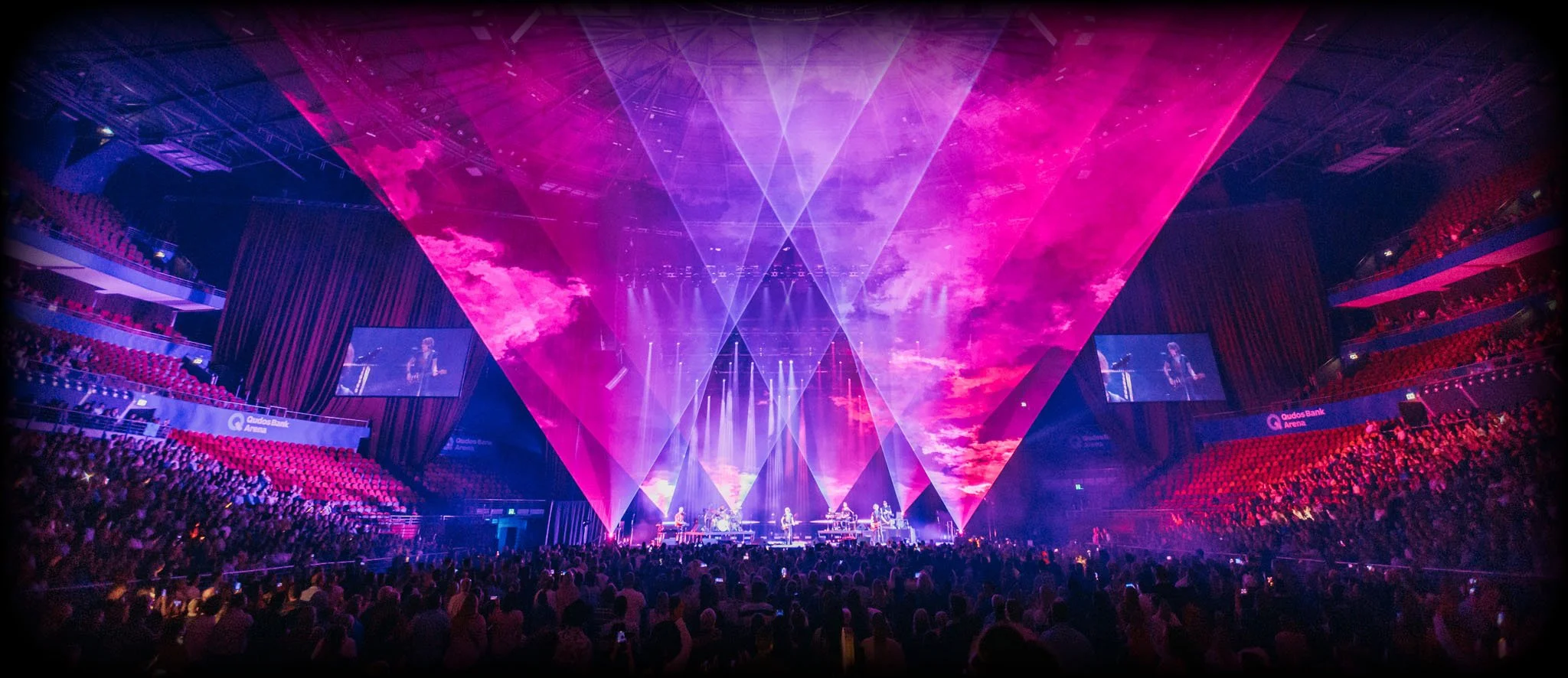 Keith Urban with border.jpeg